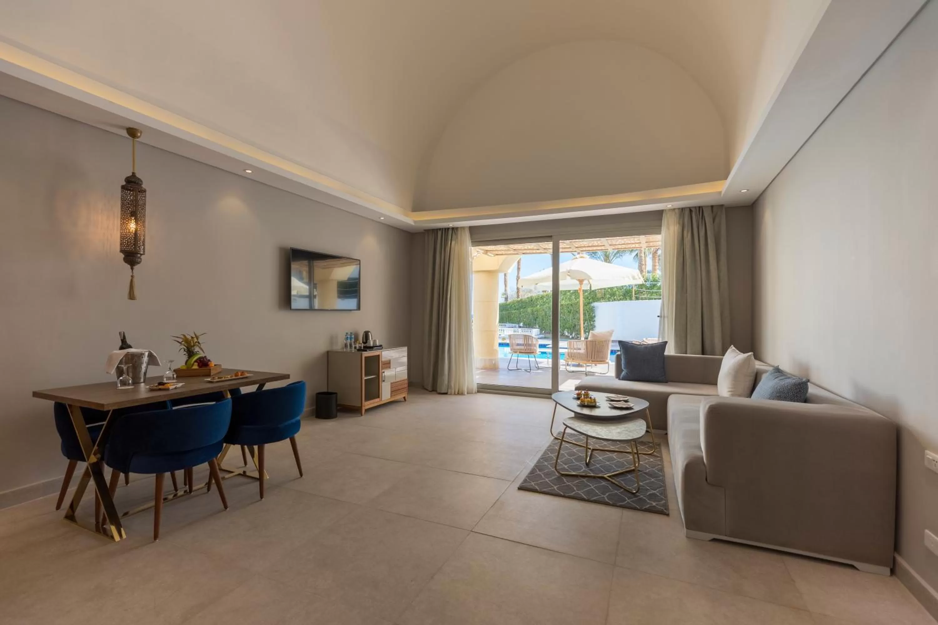 Living room in Sunrise Diamond Beach Resort -Grand Select