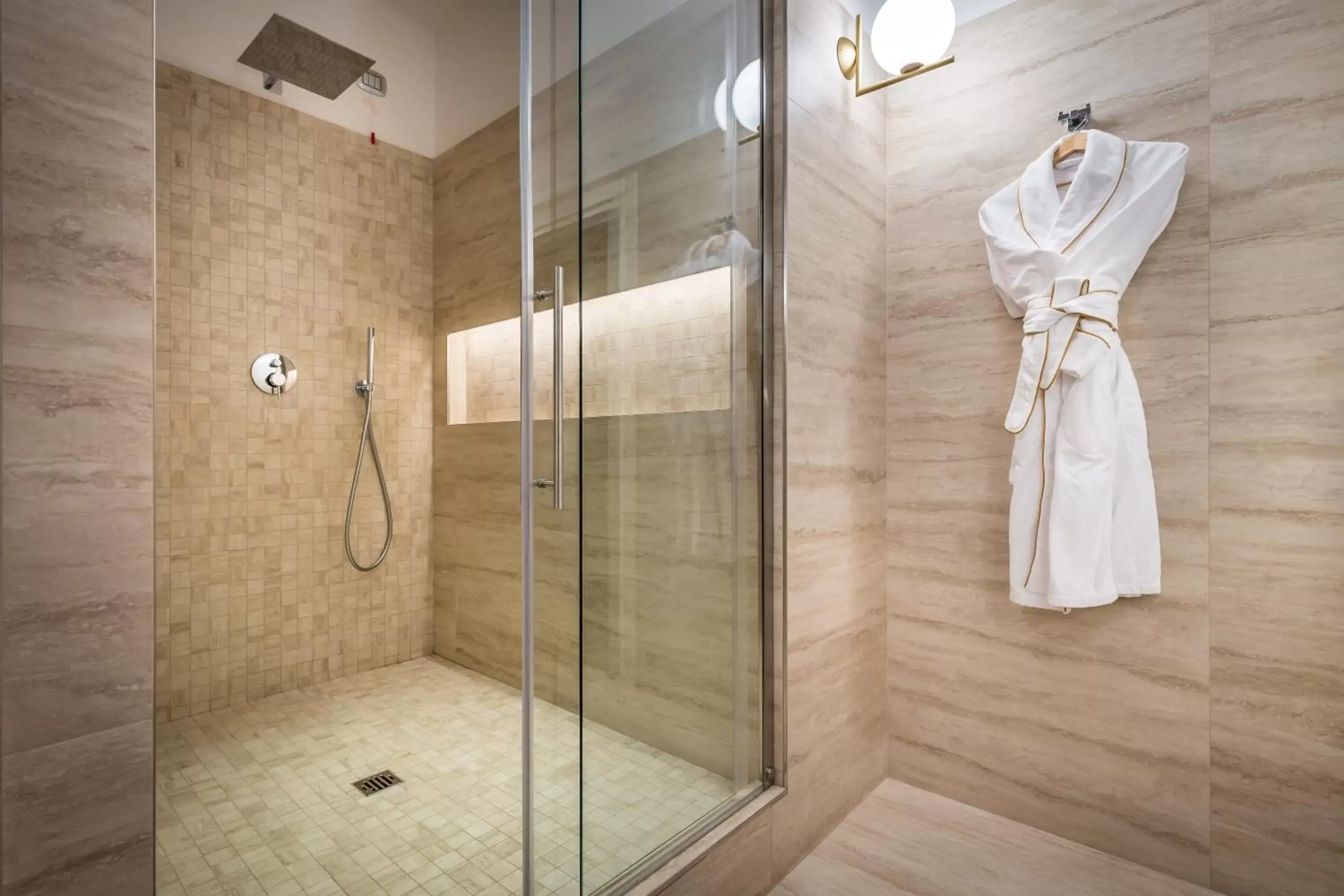 Shower, Bathroom in Alfieri Signature Suites - Alfieri Collezione