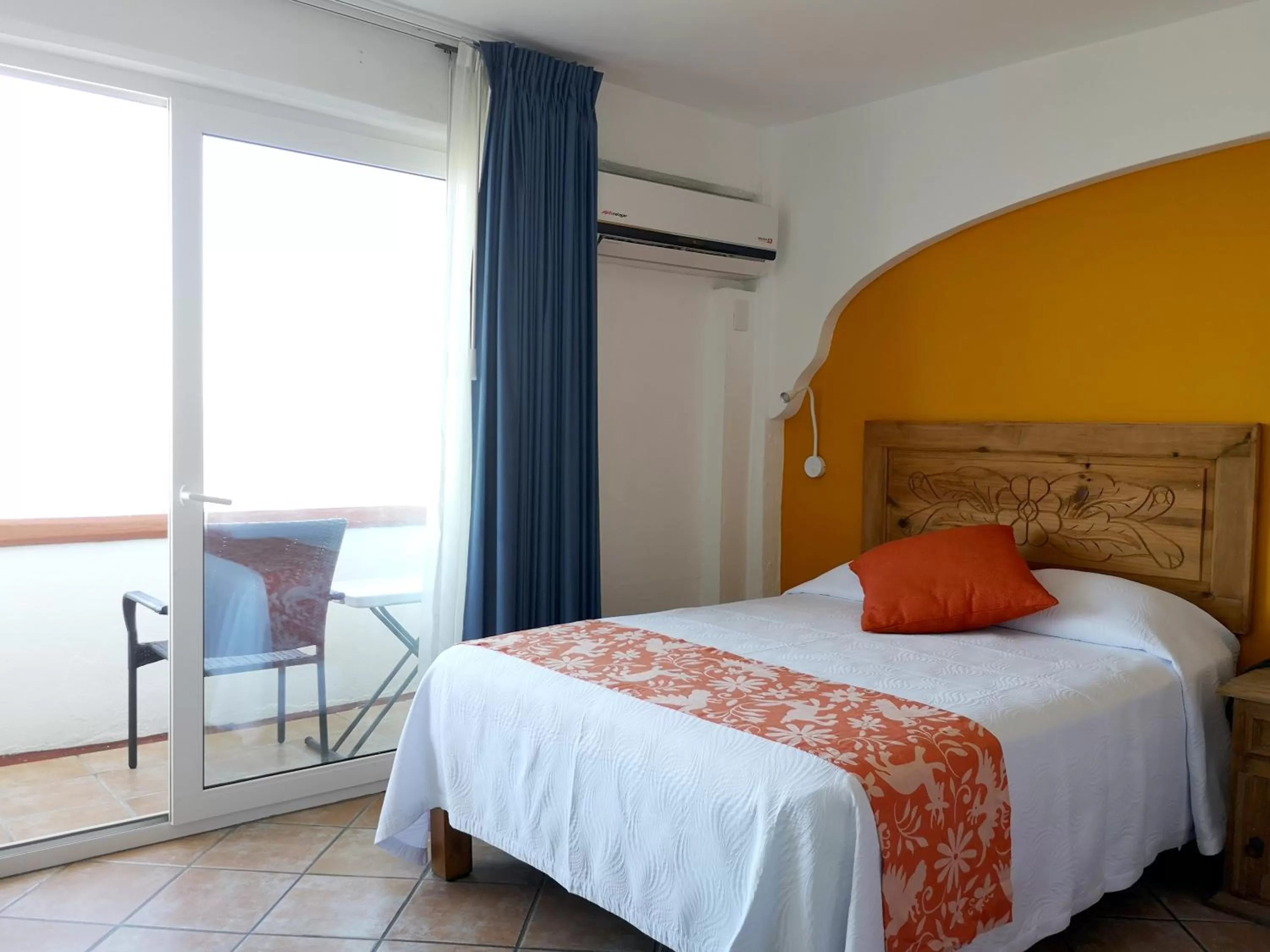 Bed in Hotel El Pescador