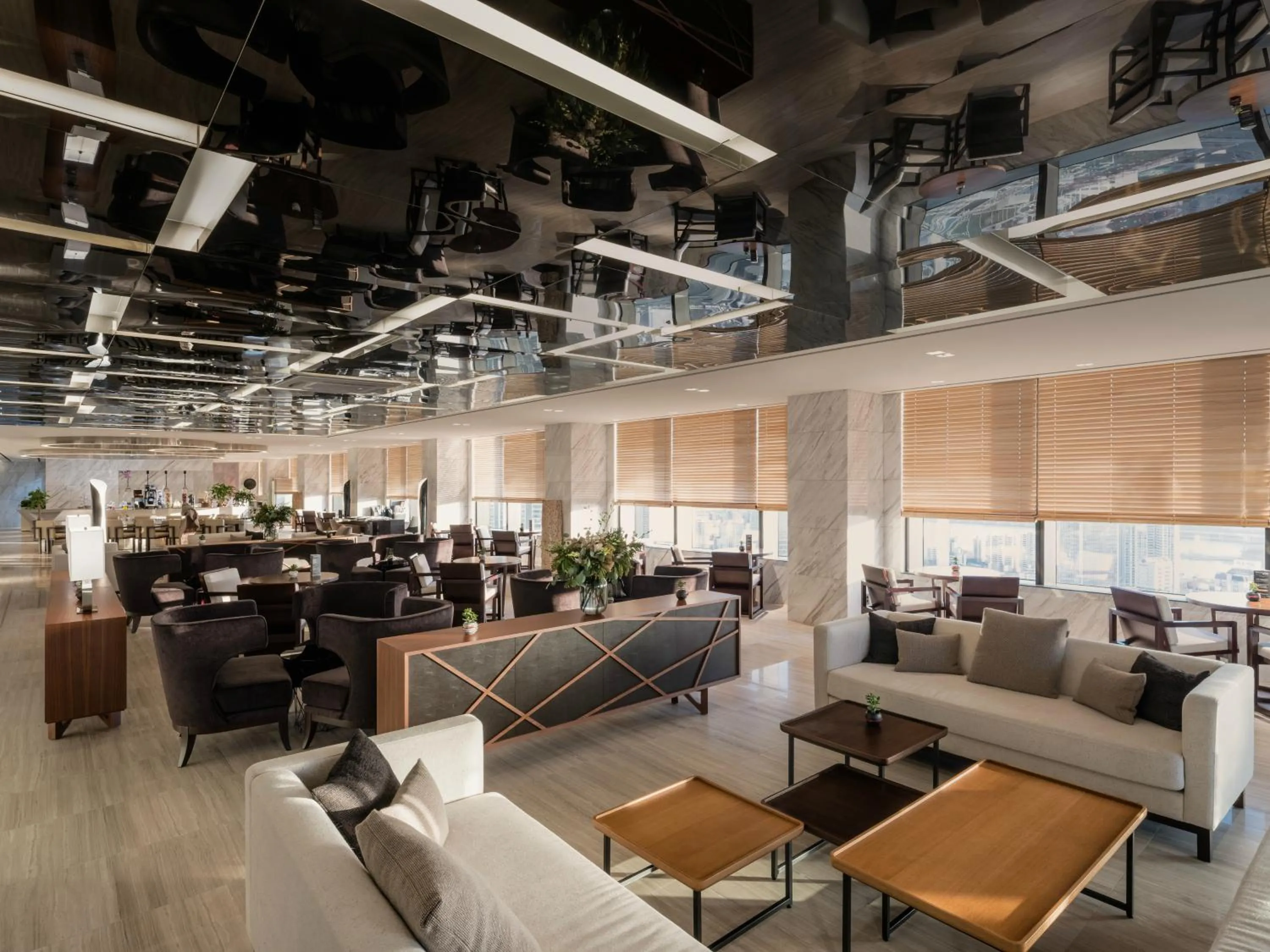 Lounge or bar in Novotel Ambassador Seoul Yongsan