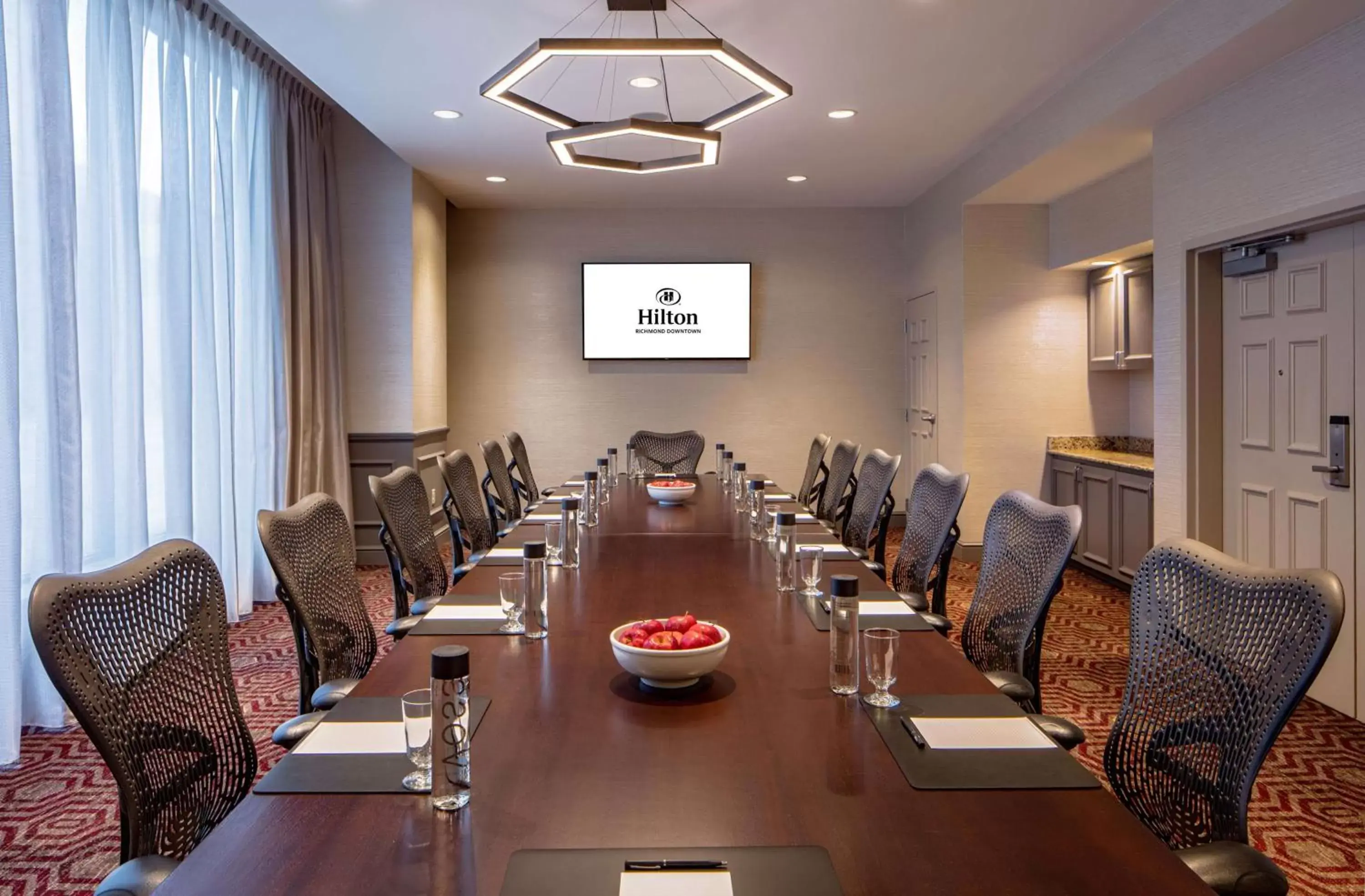 Meeting/conference room in Hilton Richmond Downtown