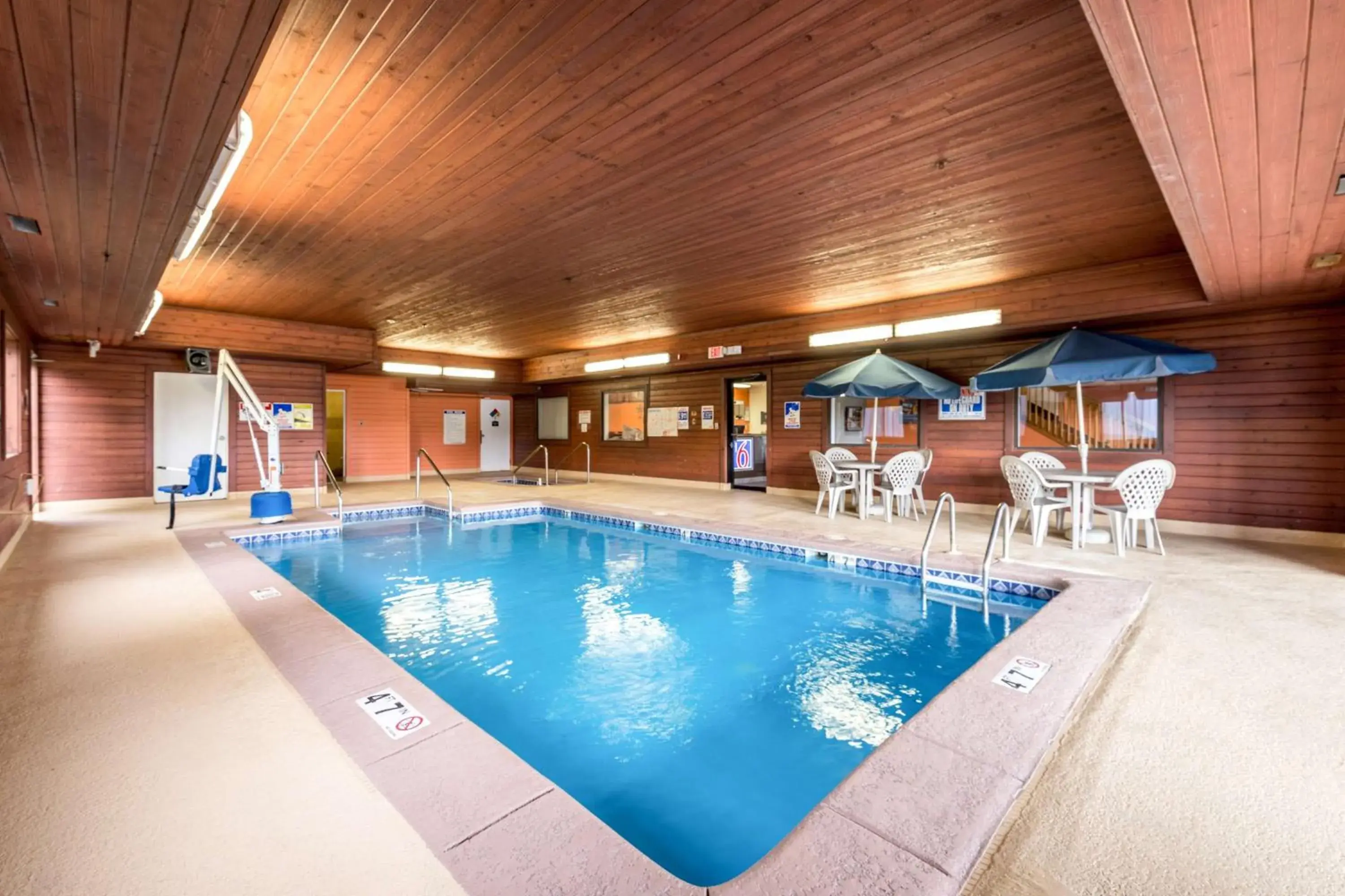 On site, Swimming Pool in Motel 6-Waterloo, IA