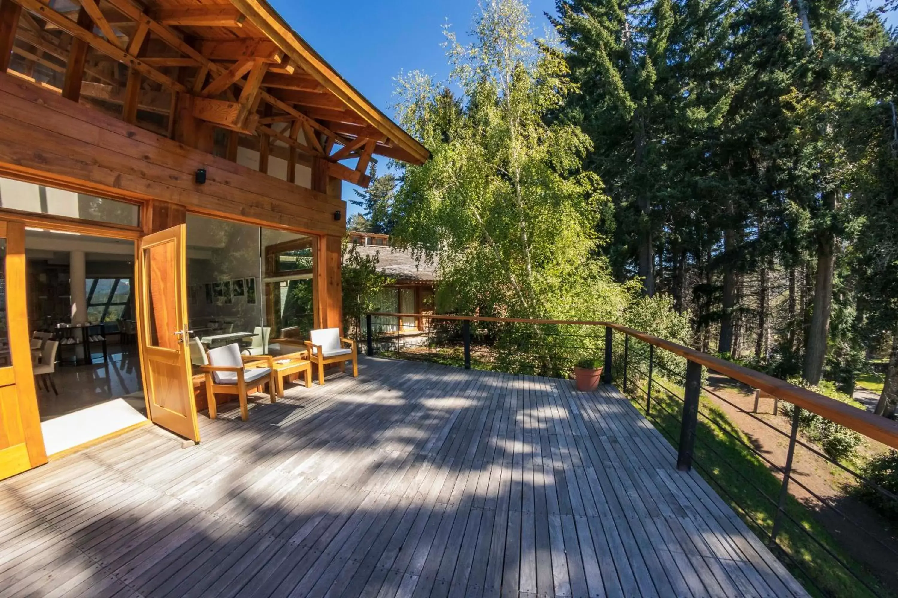 Lounge or bar in Ruca Kuyen Golf & Resort Lounge or bar in Ruca Kuyen Golf & Resort