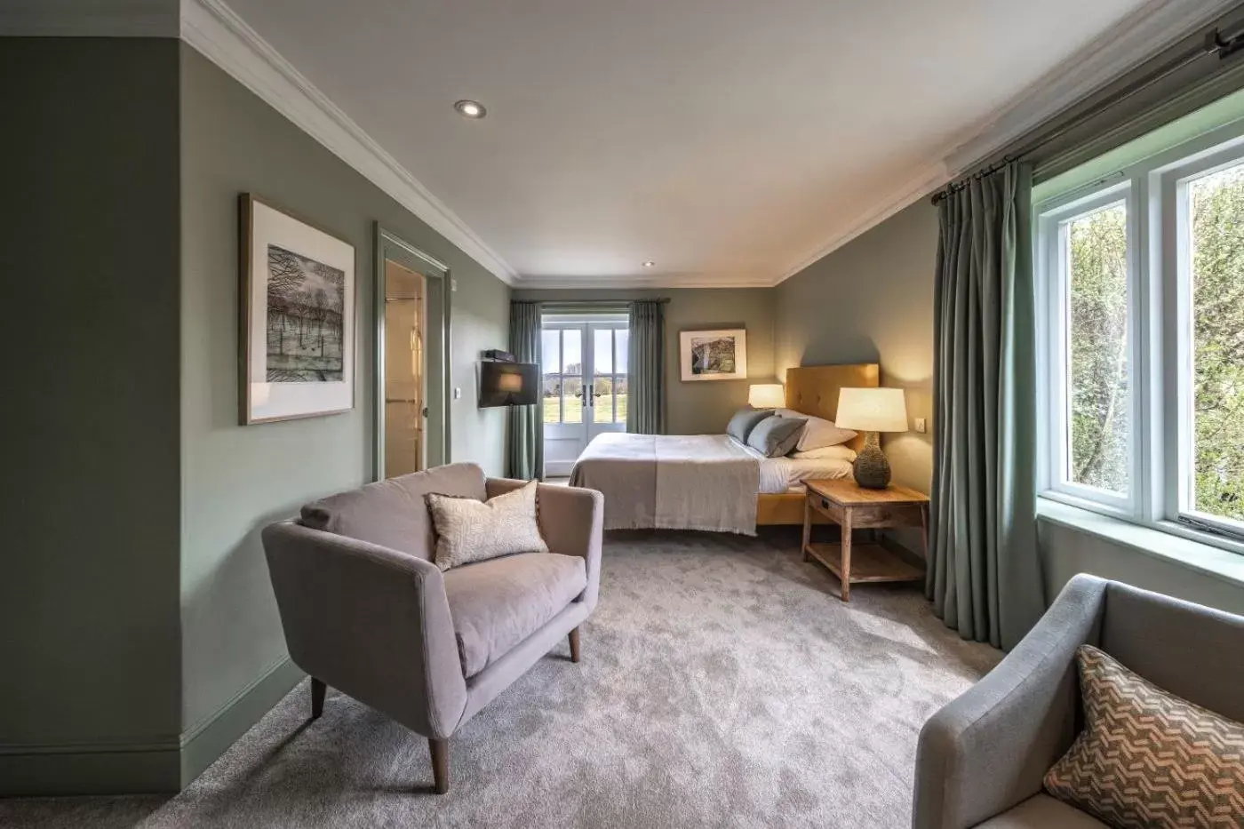 Deluxe Room in The Crown Inn Deluxe Room in The Crown Inn