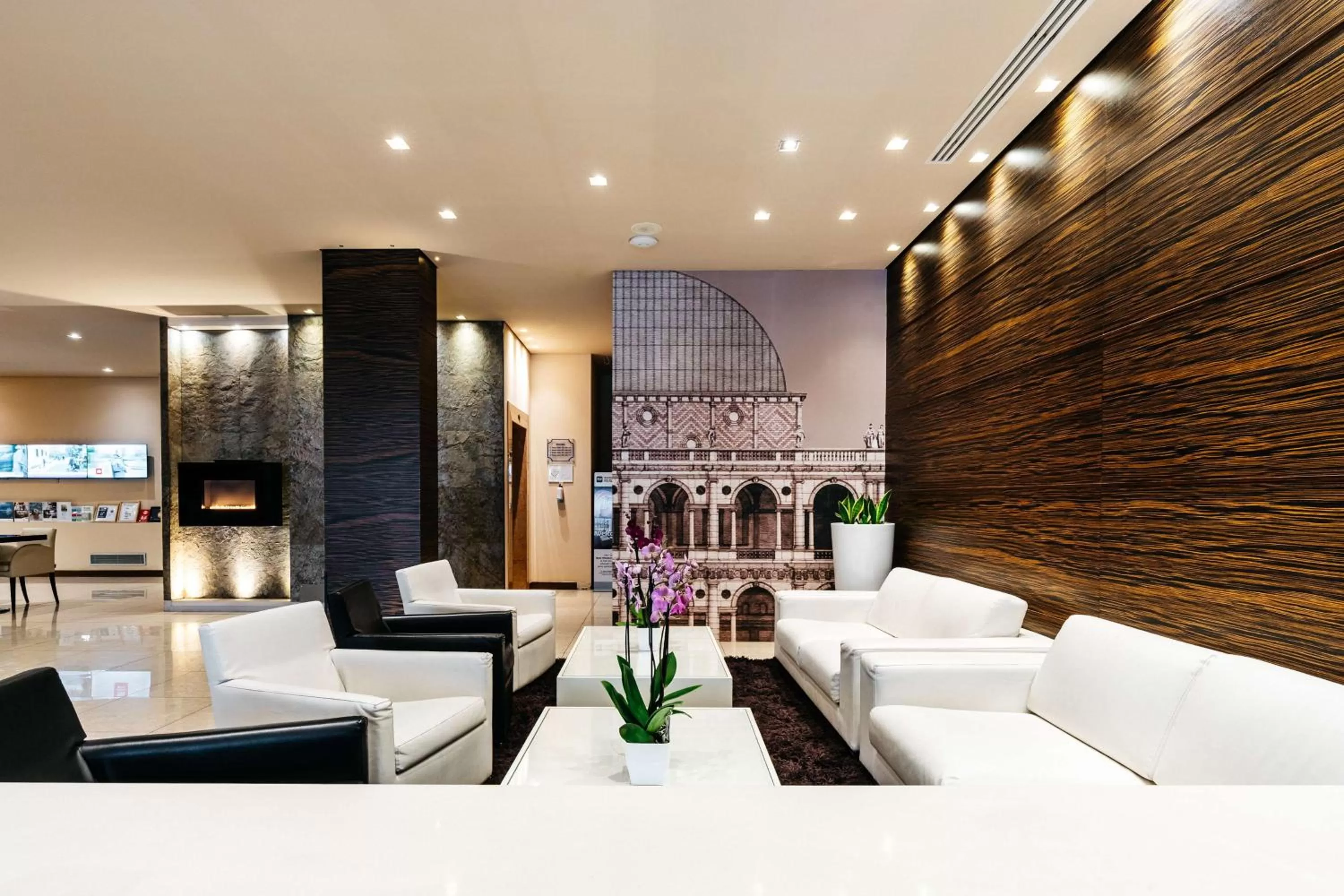 Lobby or reception in Best Western Hotel Tre Torri