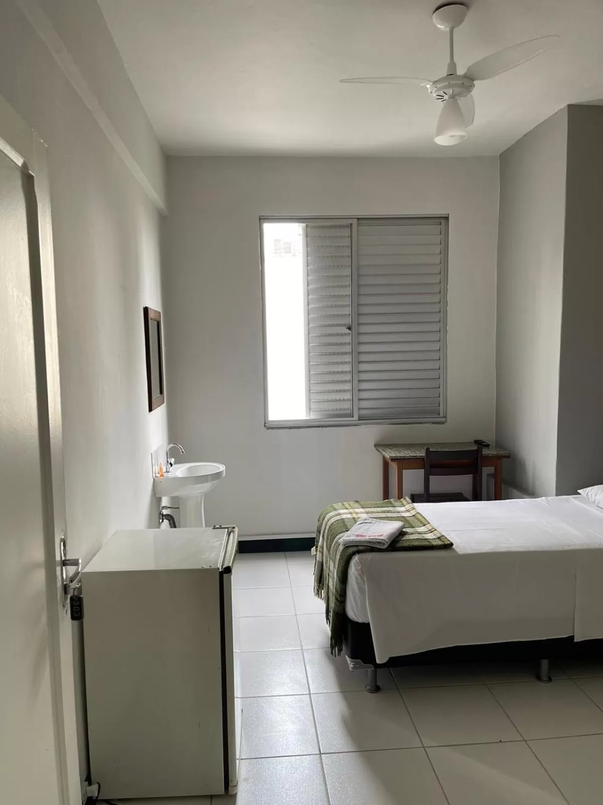 Bedroom, Bed in Hotel Economy 888 - Próximo a Praça da Estação e Rodoviária