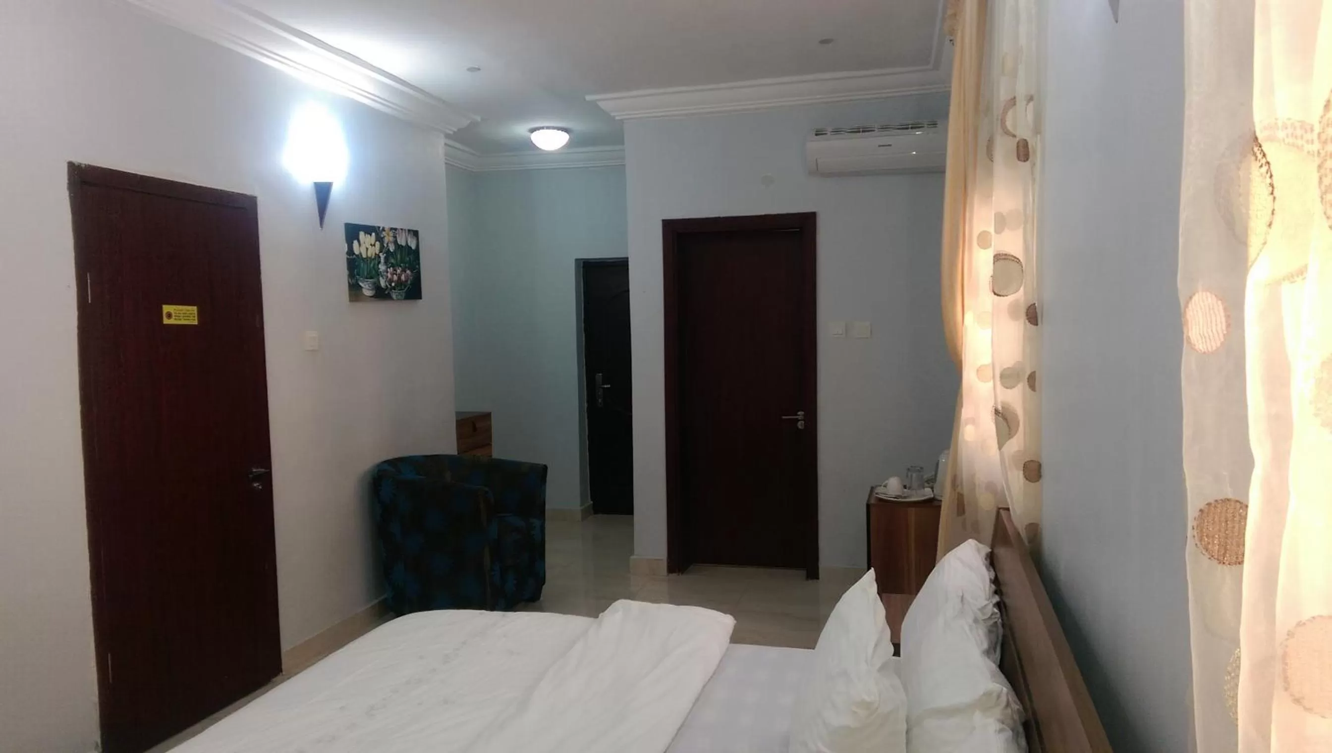 Bed in KH Lodge Abuja