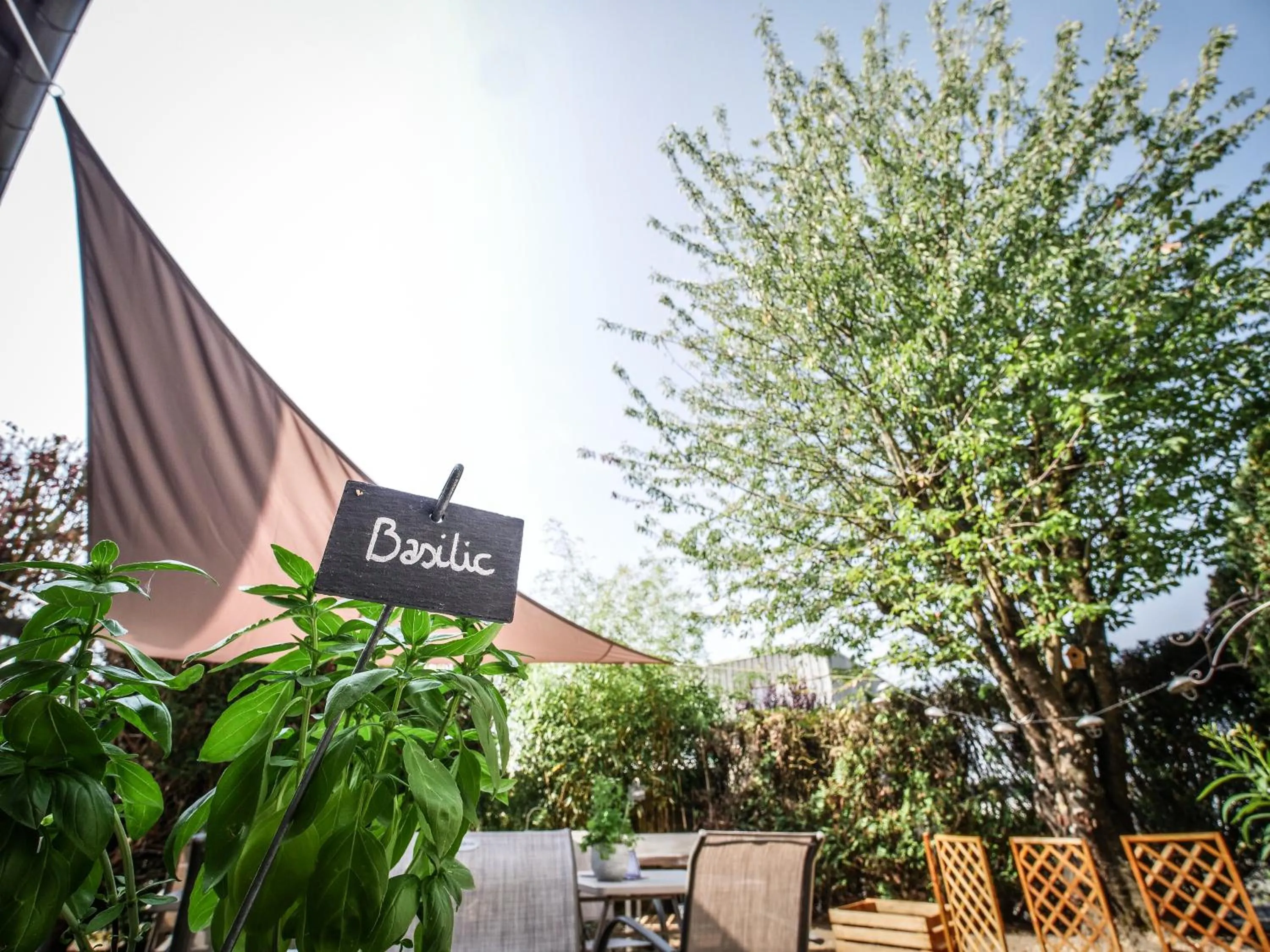 Patio in Hôtel Inn Design Resto Novo Chartres