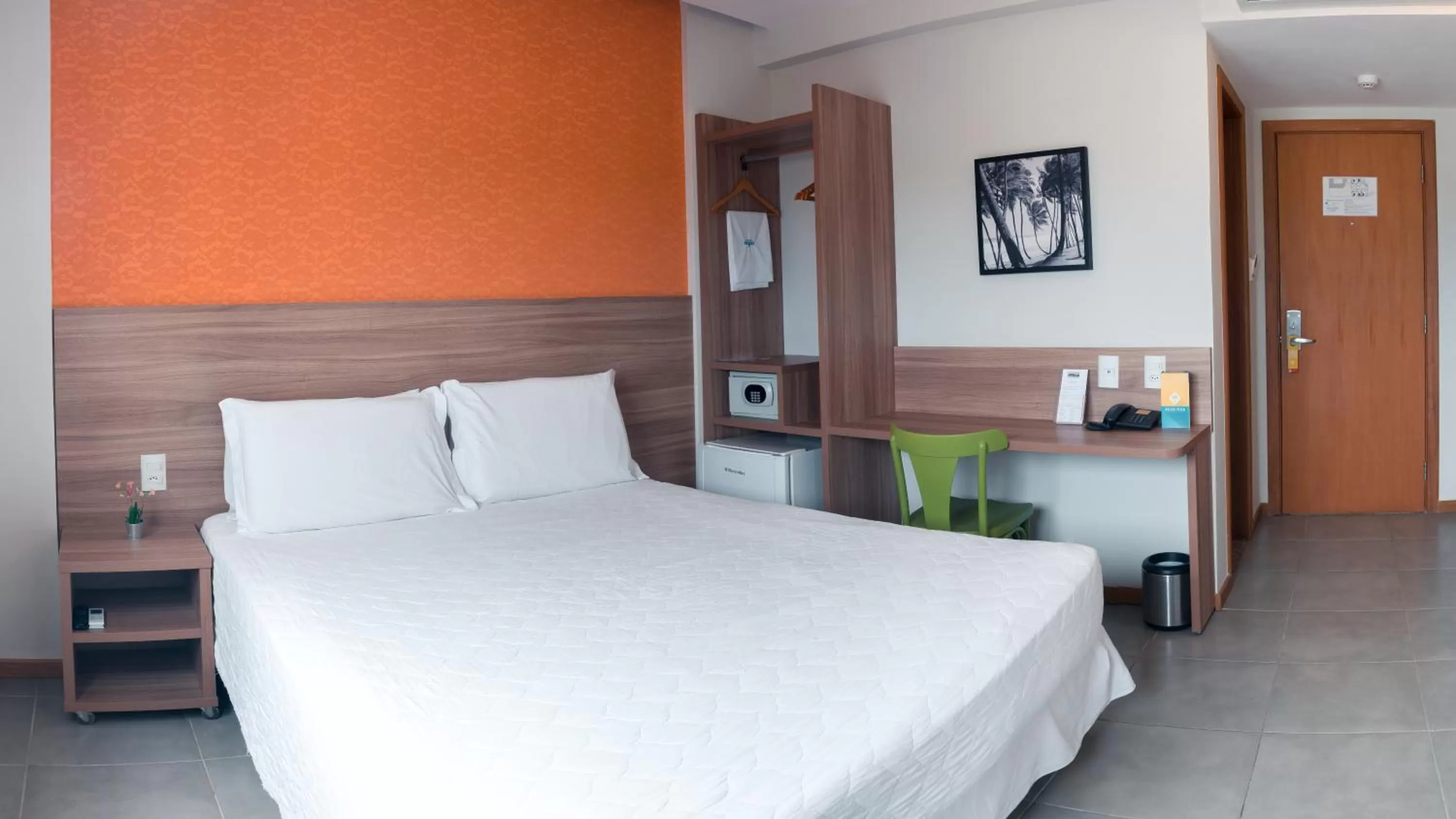 Bed in Malibu Plaza Hotel