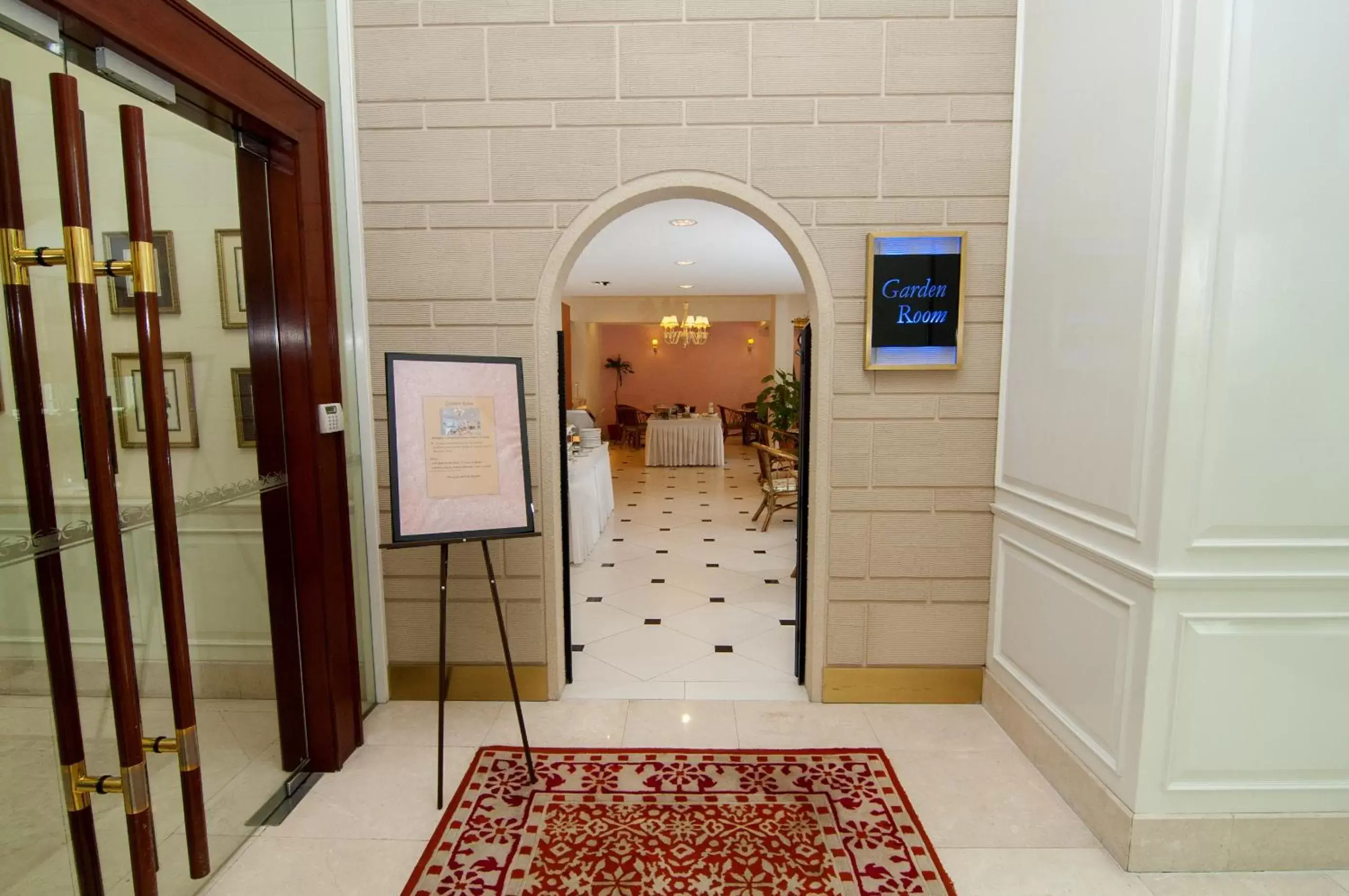 Restaurant/places to eat in Wedgewood Residences Restaurant/places to eat in Wedgewood Residences