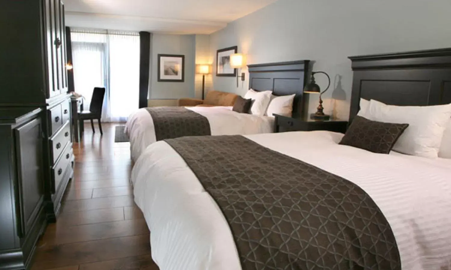 Photo of the whole room, Bed in Hockley Valley Resort