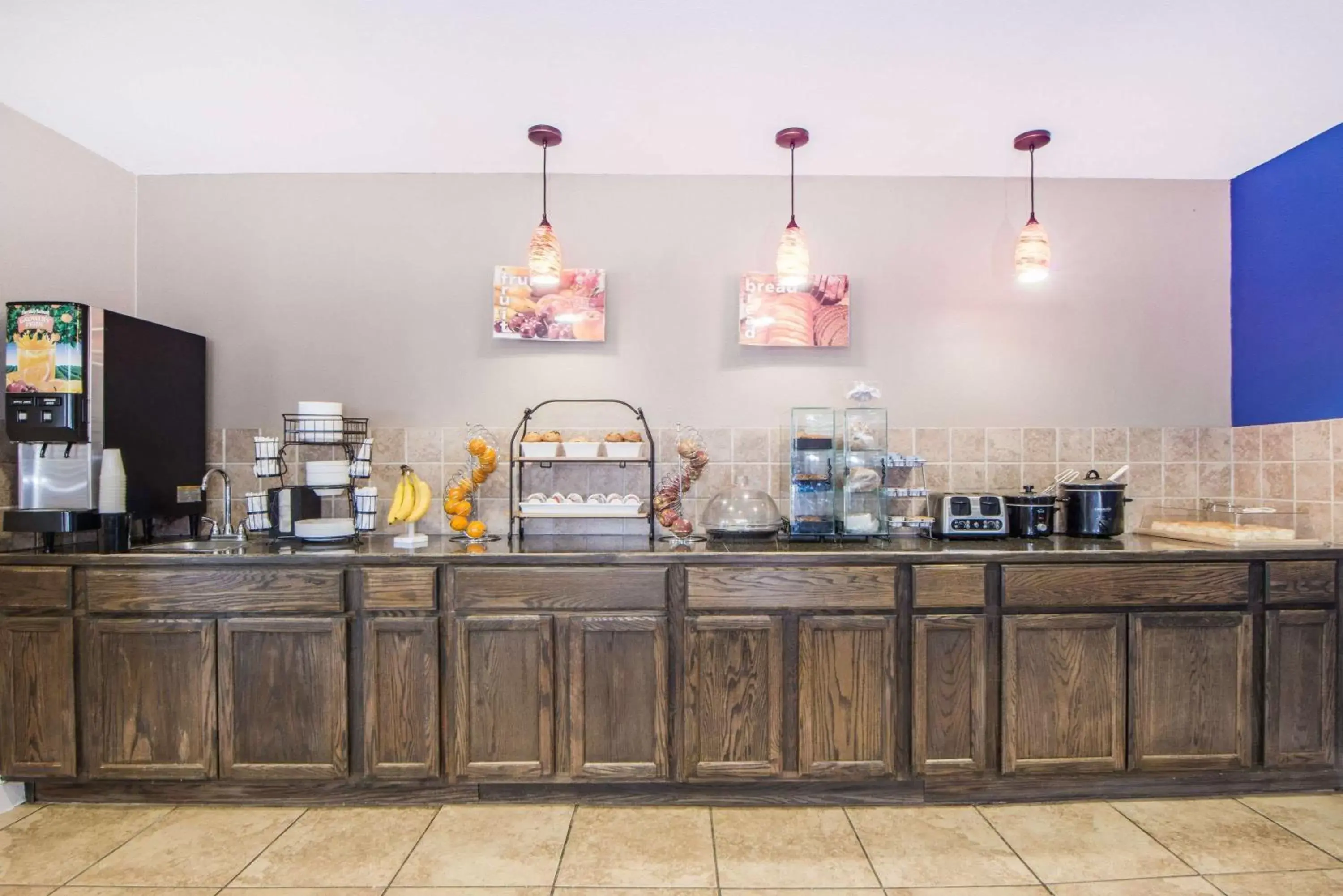 Restaurant/places to eat in Microtel Inn and Suites By Wyndham Miami OK Restaurant/places to eat in Microtel Inn and Suites By Wyndham Miami OK