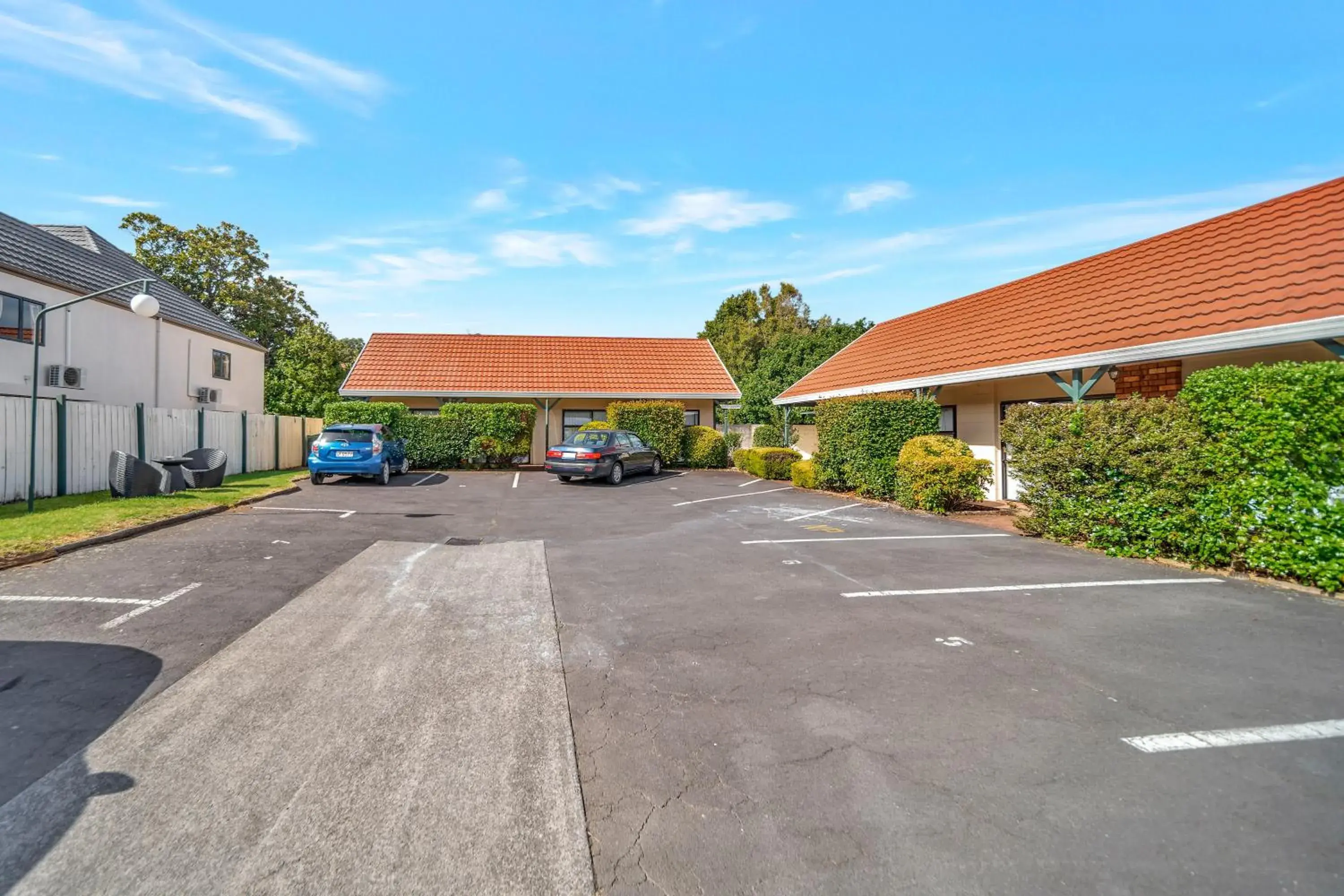 Property Building in Tudor Court Motor Lodge Hotel