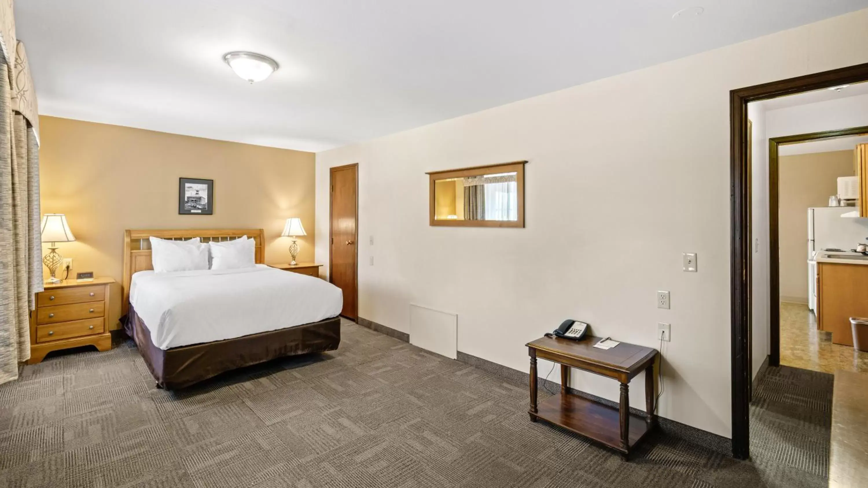 VIP, Bed in Clarion Hotel & Suites Fairbanks near Ft. Wainwright