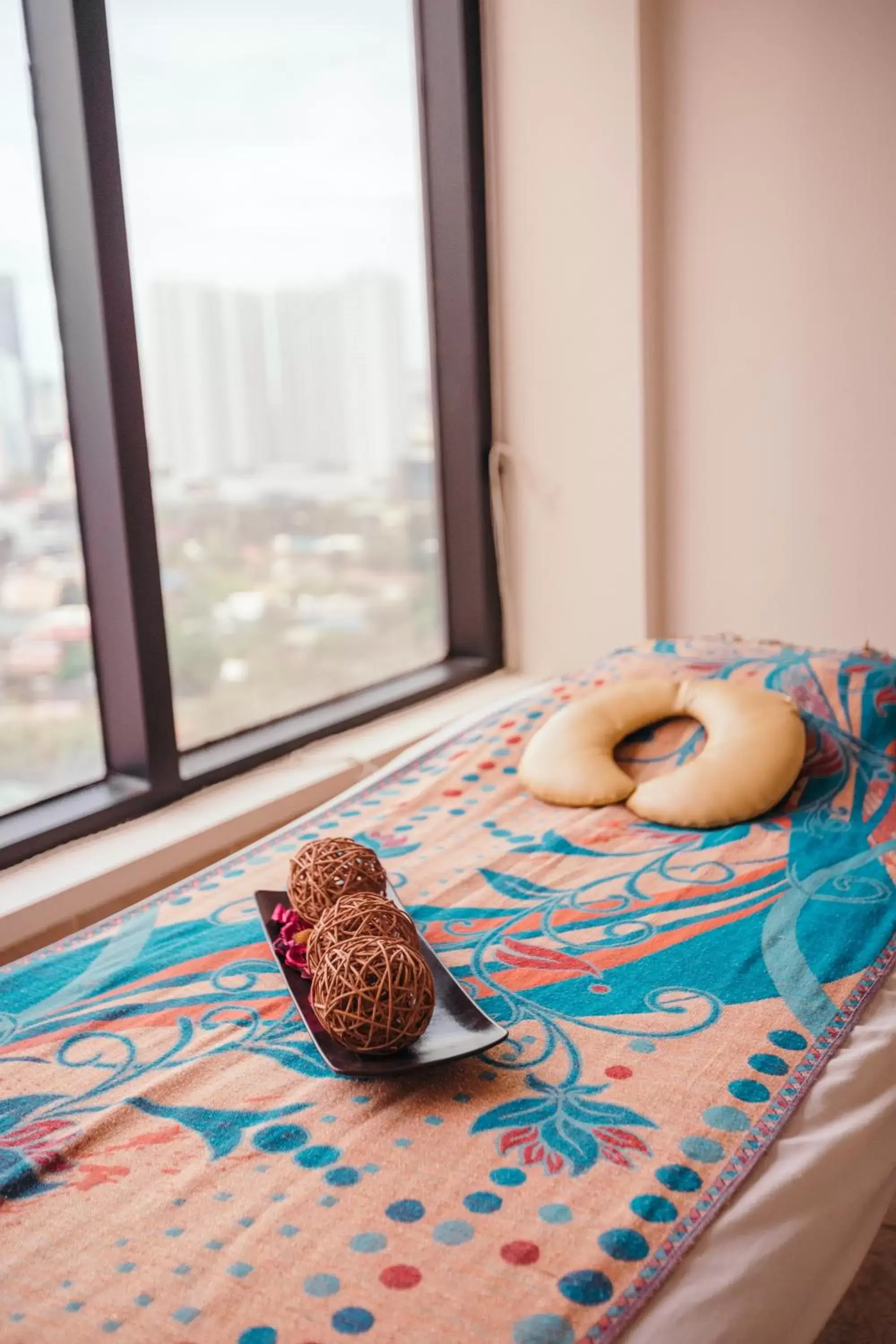 Massage, Bed in City Garden Hotel Makati