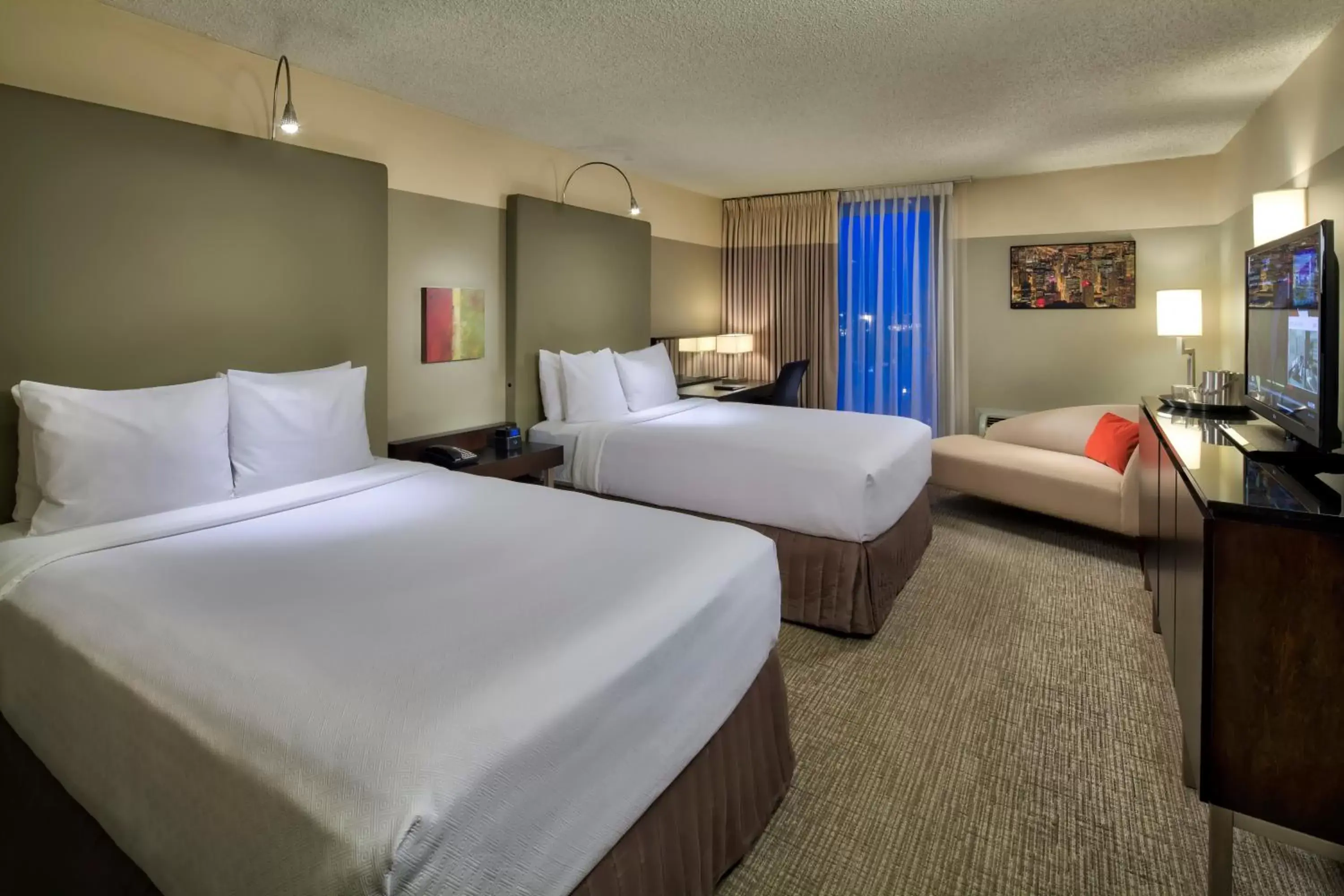 Bed in Crowne Plaza - Chicago West Loop, an IHG Hotel