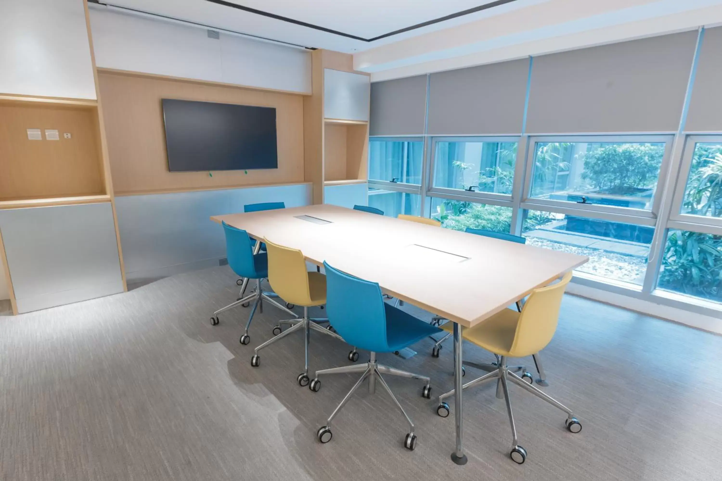 Meeting/conference room in Holiday Inn Express Manila Newport City, an IHG Hotel