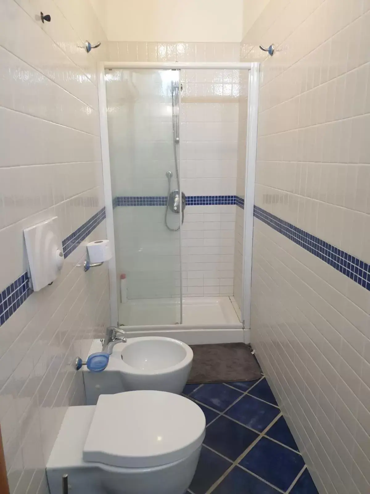 Shower, Bathroom in Hotel Mareluna Ischia
