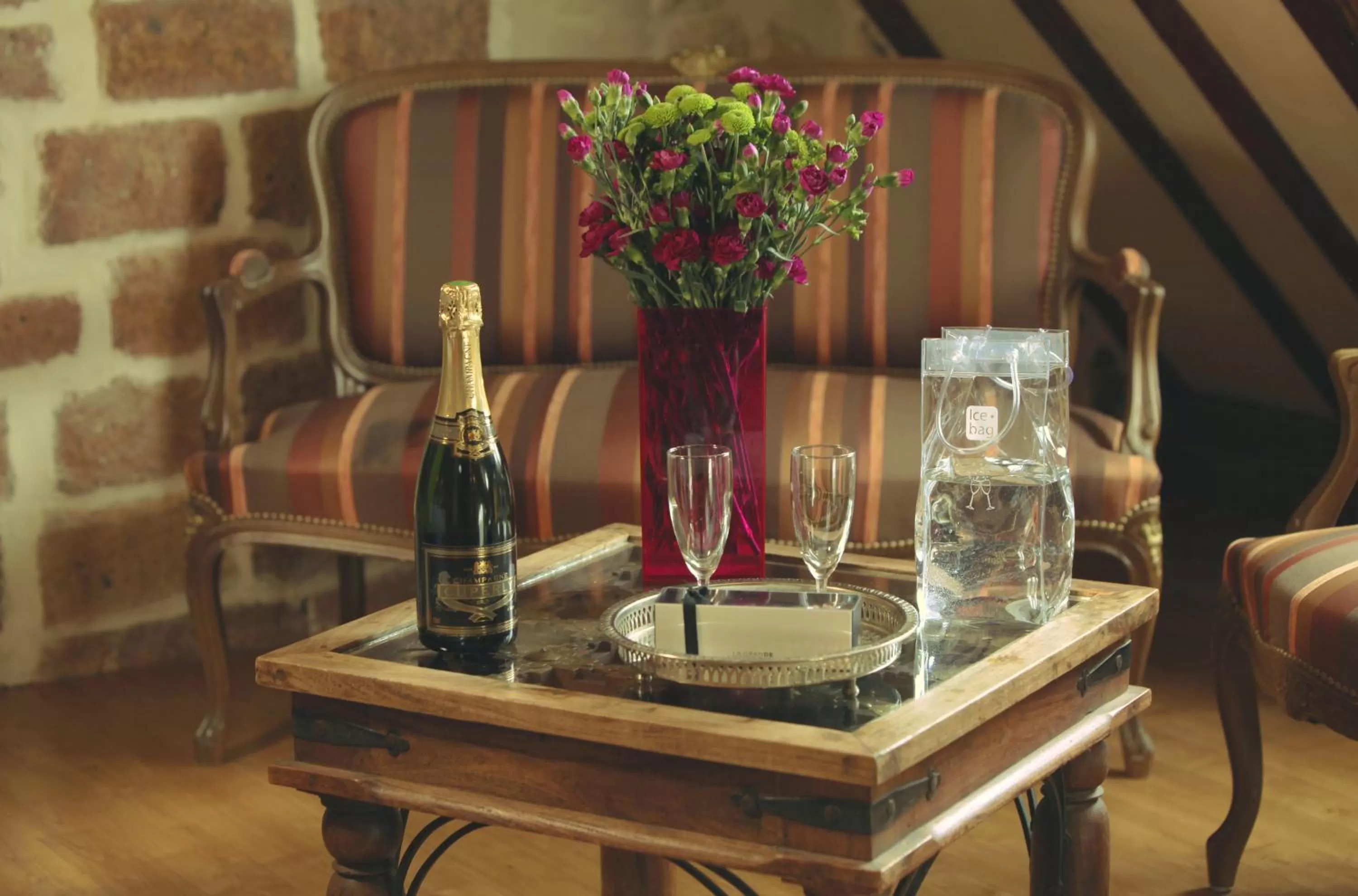 Deluxe Double Room with City View in Europe Saint Severin-Paris Notre Dame