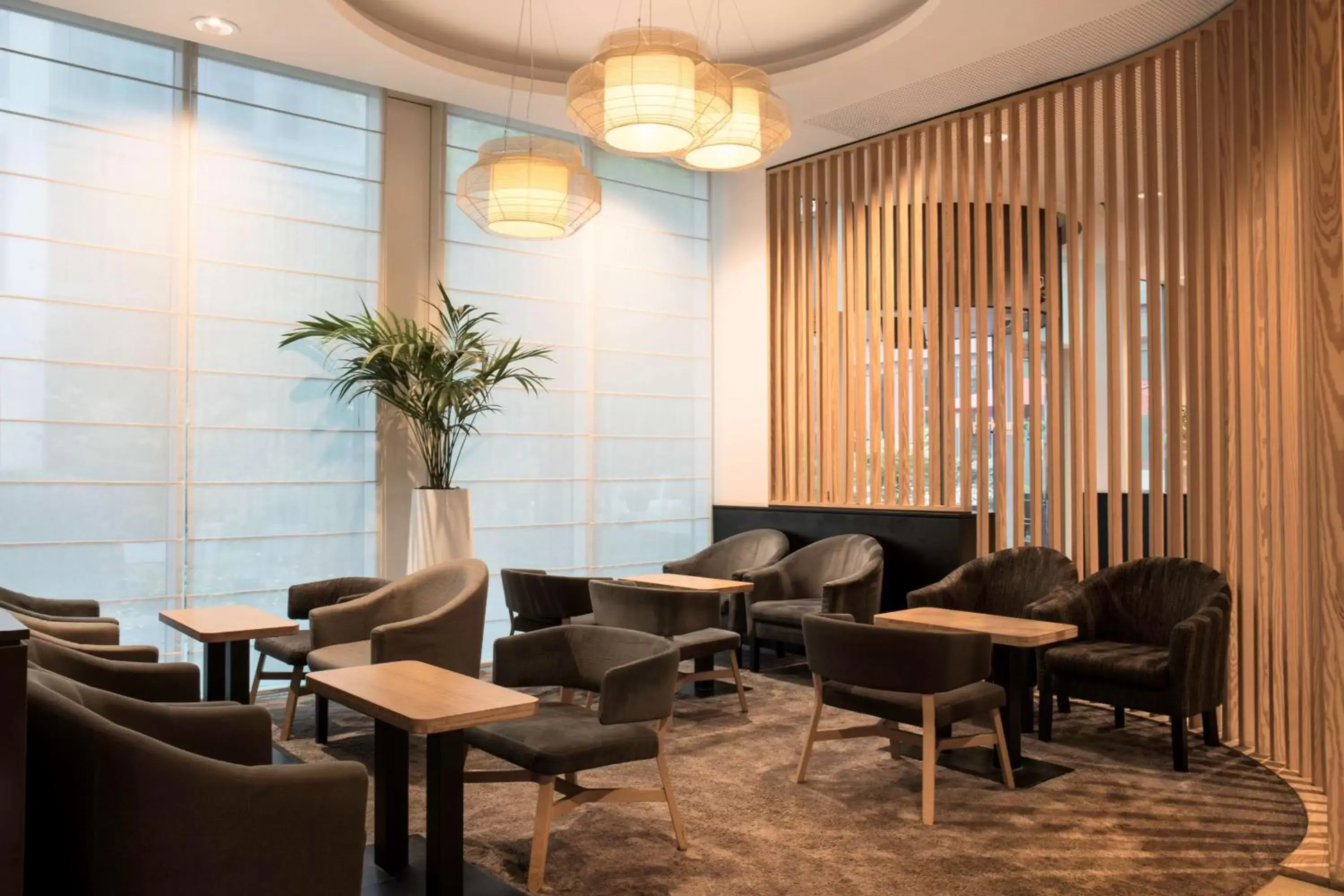 Lobby or reception, Lounge/Bar in Hotel Park Inn by Radisson Brussels Midi