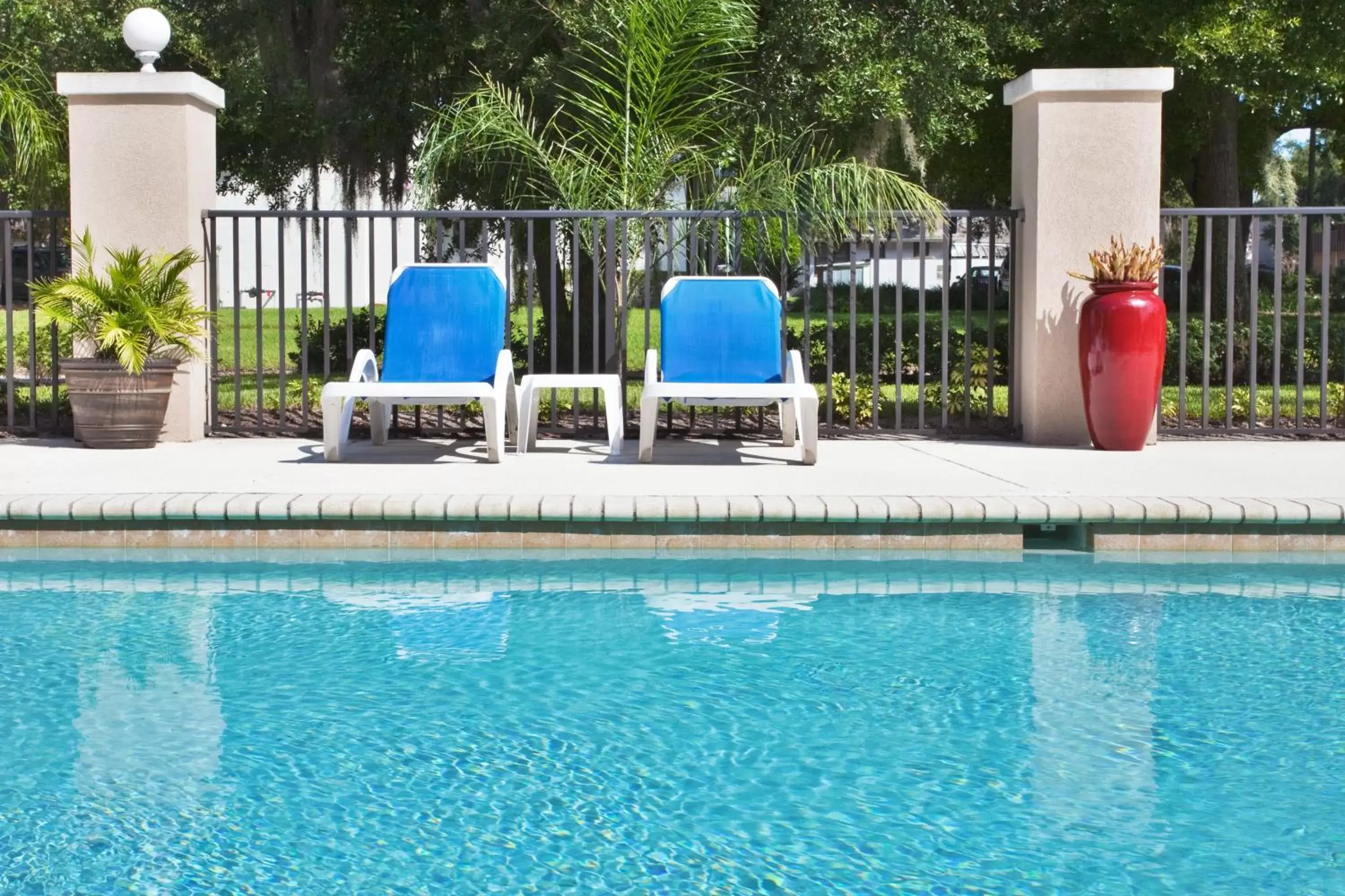 Swimming Pool in Holiday Inn Express Hotel & Suites Bartow, an IHG Hotel