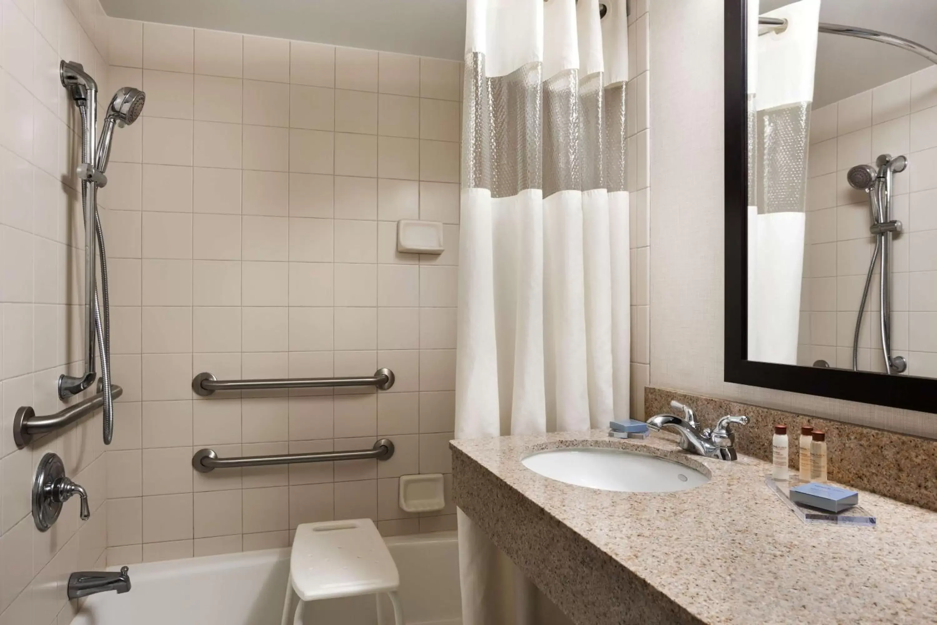 Bathroom in Wingate by Wyndham Sylvania-Toledo