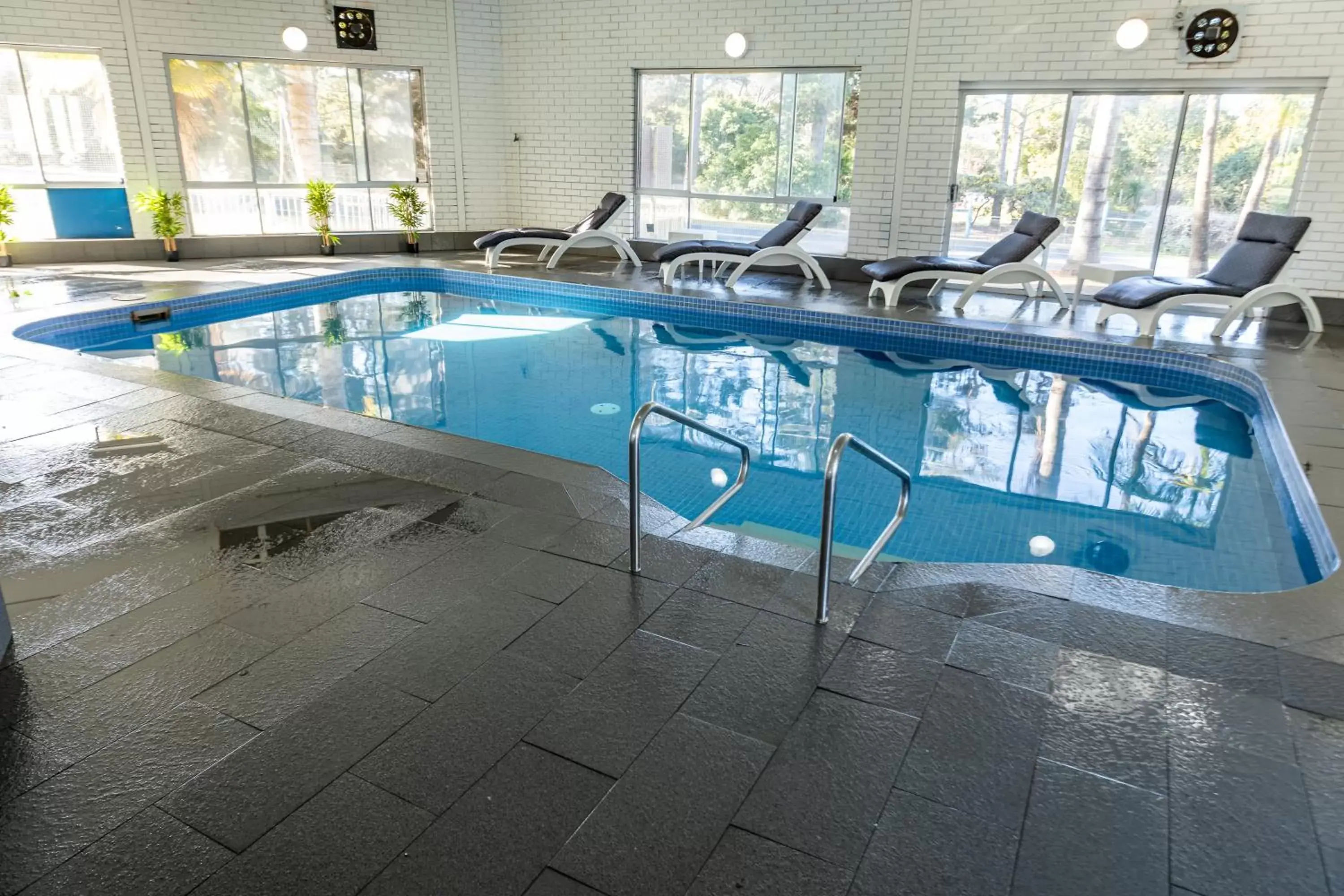 Pool view, Swimming Pool in Eden Motel