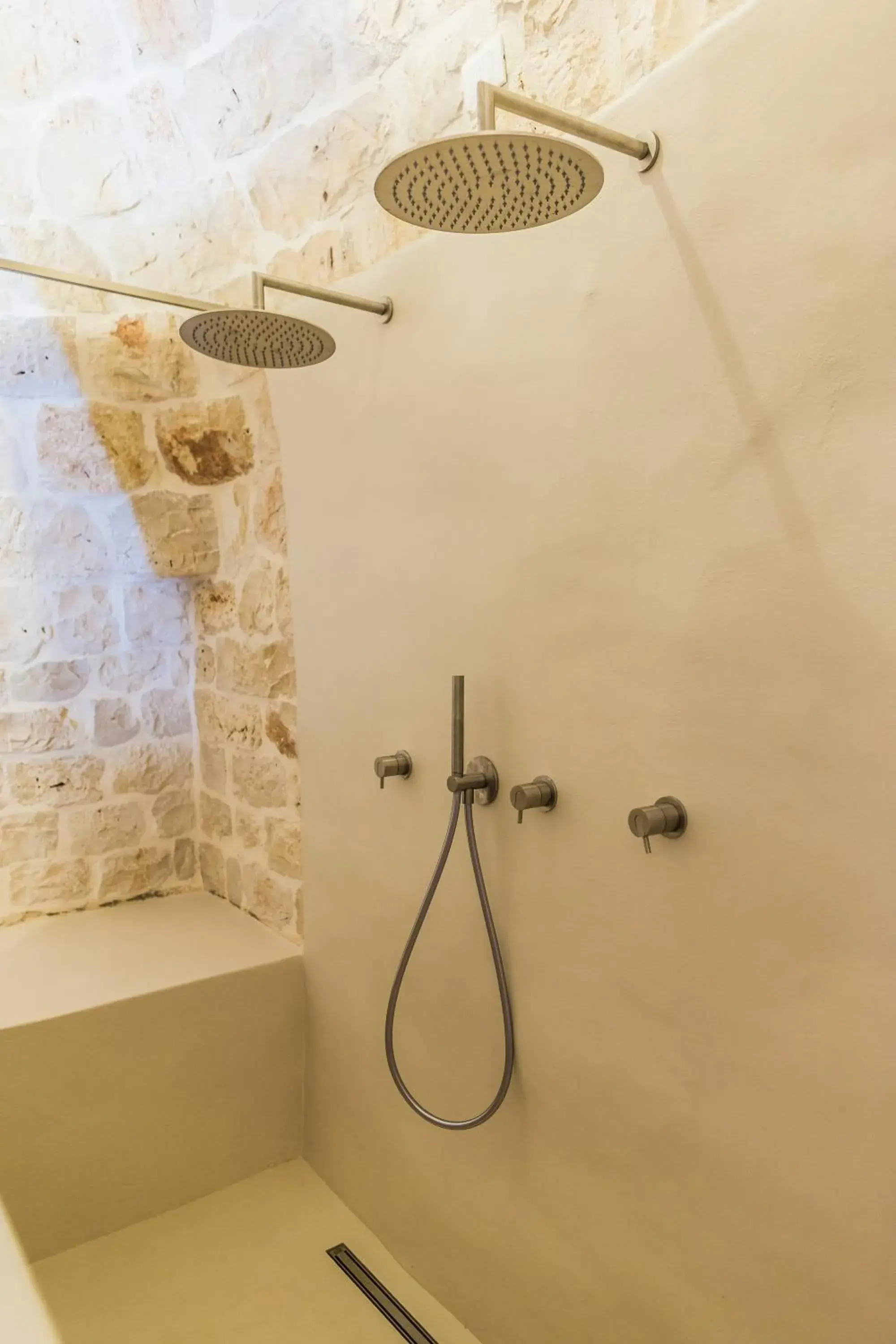 Bathroom in Borgo Canonica