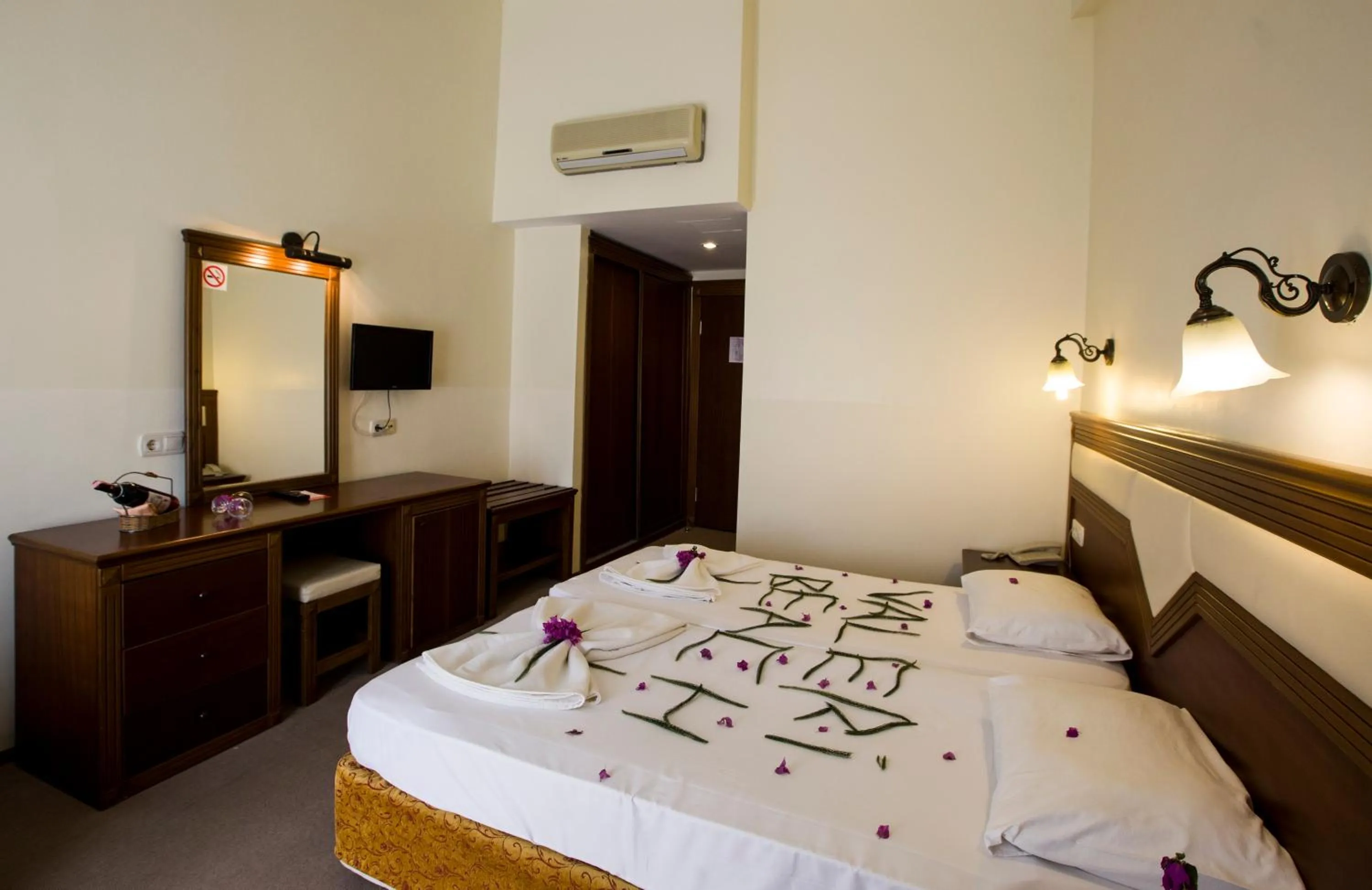 Pool view in Valeri Beach Hotel