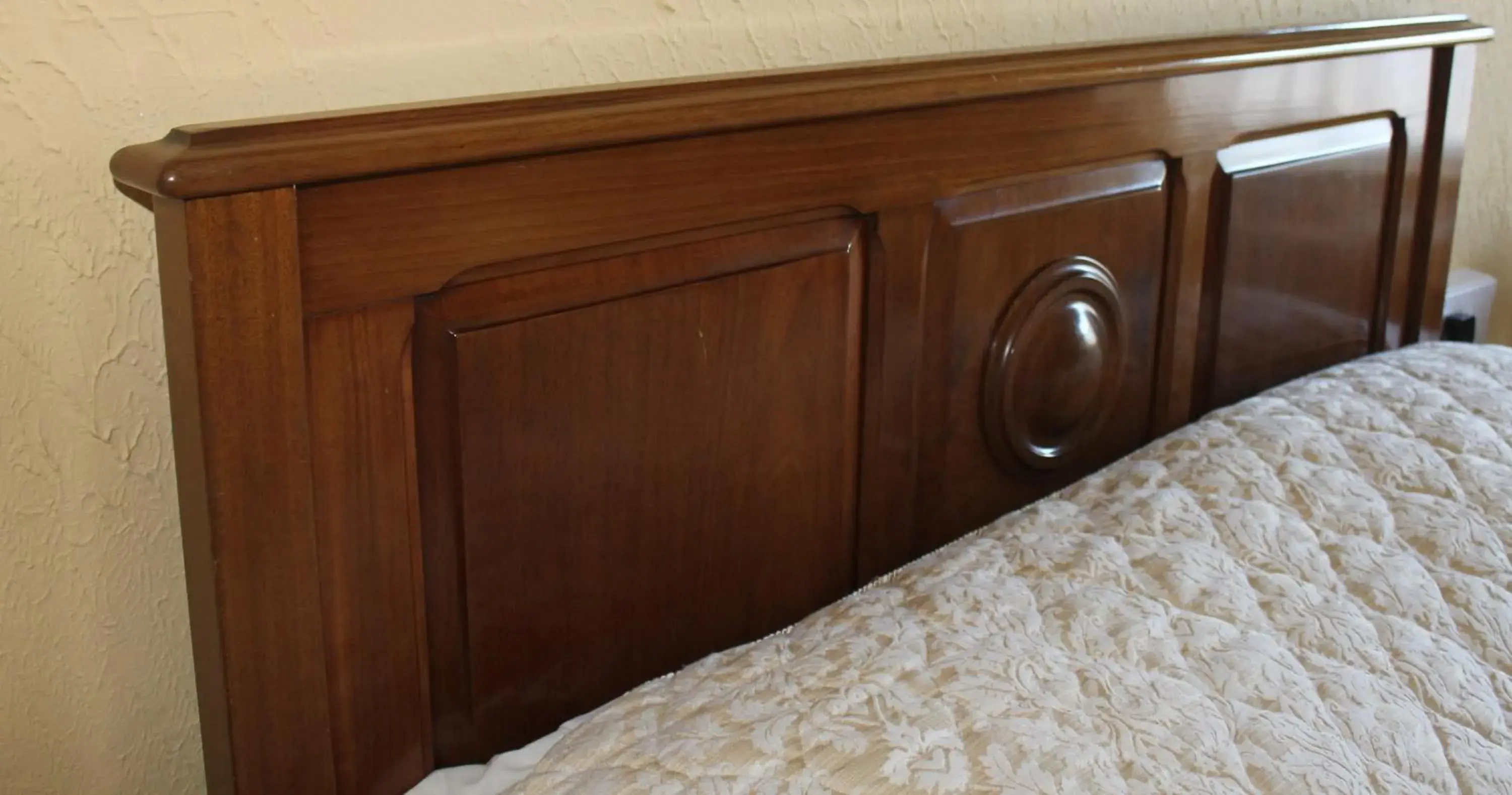 Decorative detail, Bed in Wortley Cottage Guest House