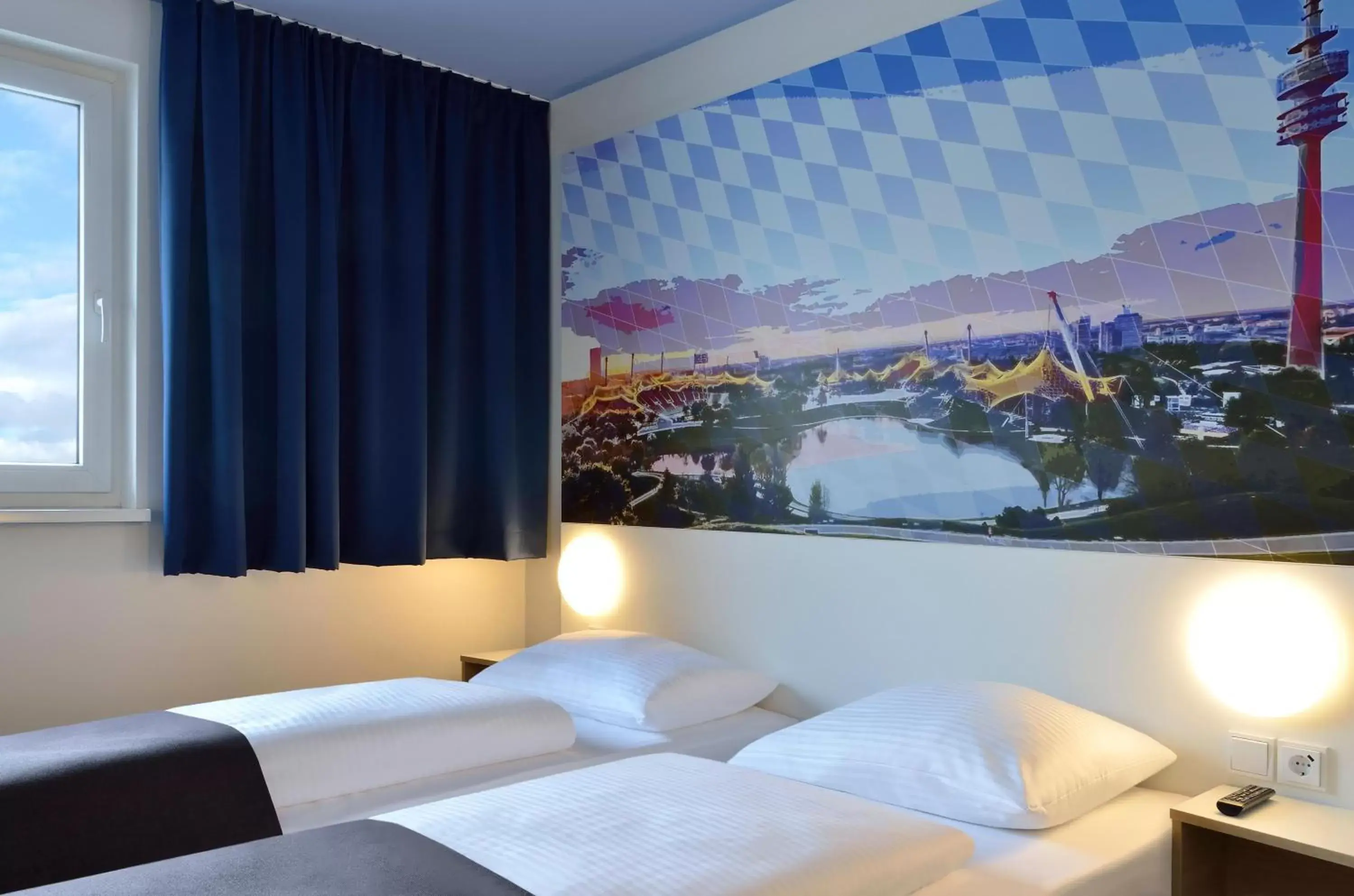 Photo of the whole room, Bed in B&B Hotel München City-Nord