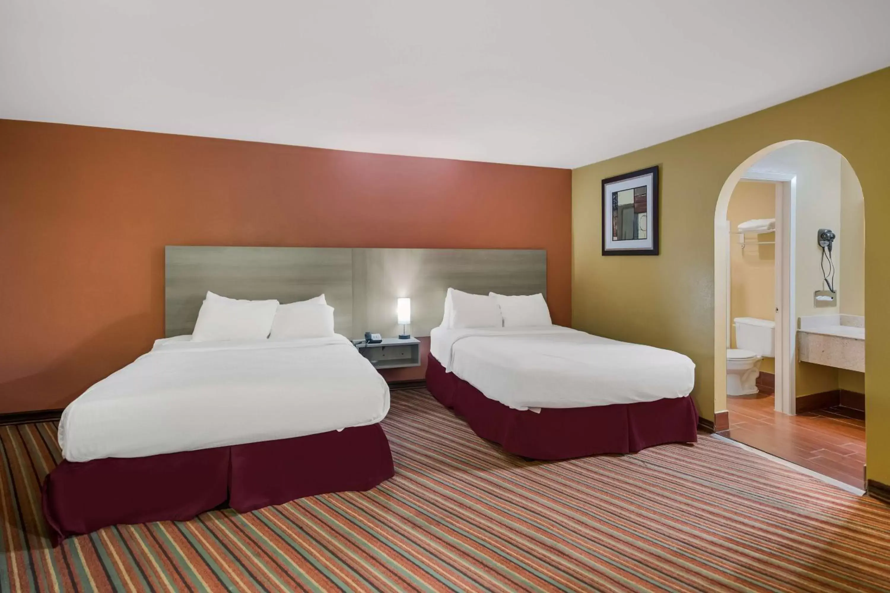 Bedroom, Bed in SureStay Hotel by Best Western Mt Pleasant