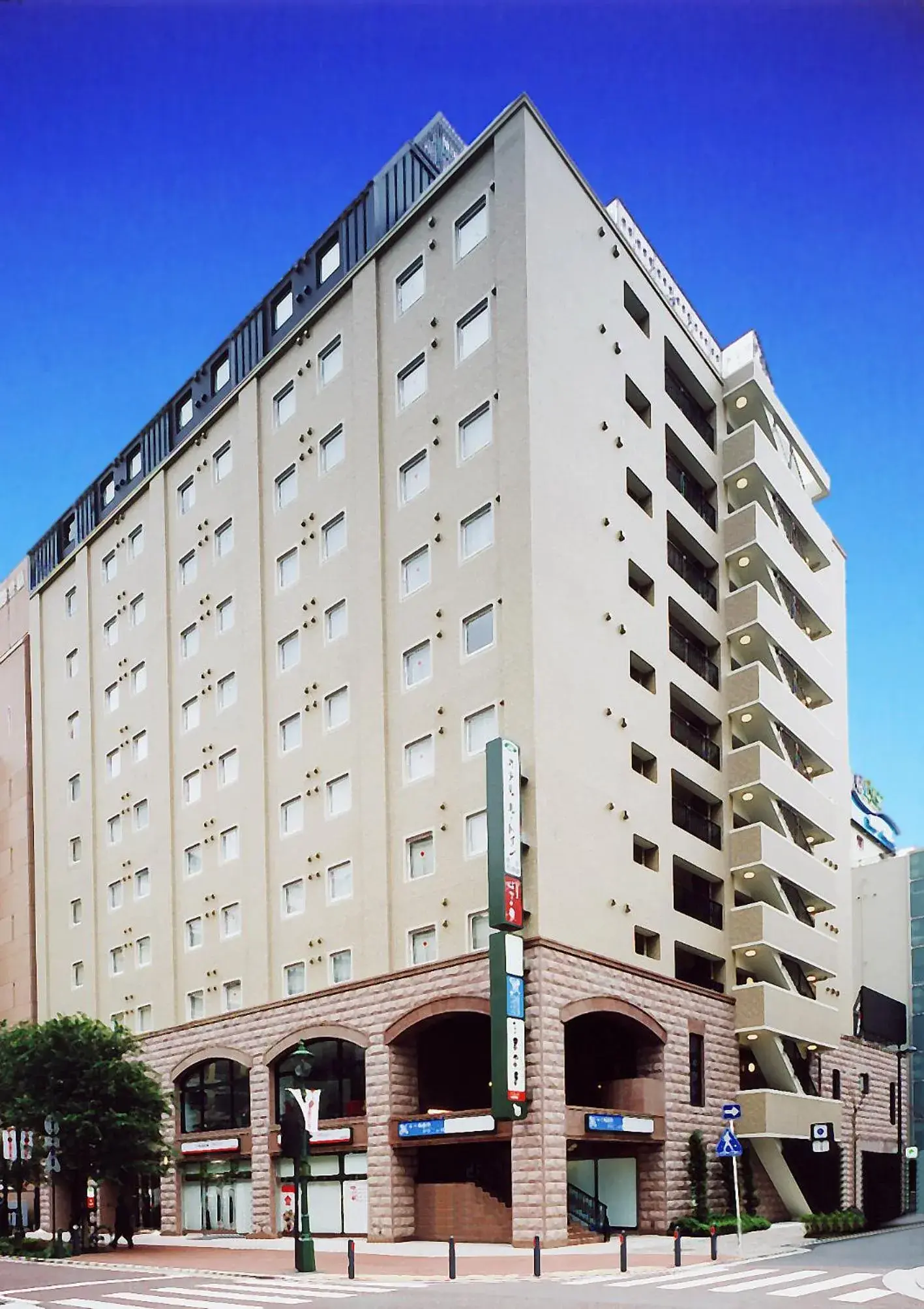 Property building in Hotel Route-Inn Yokohama Bashamichi