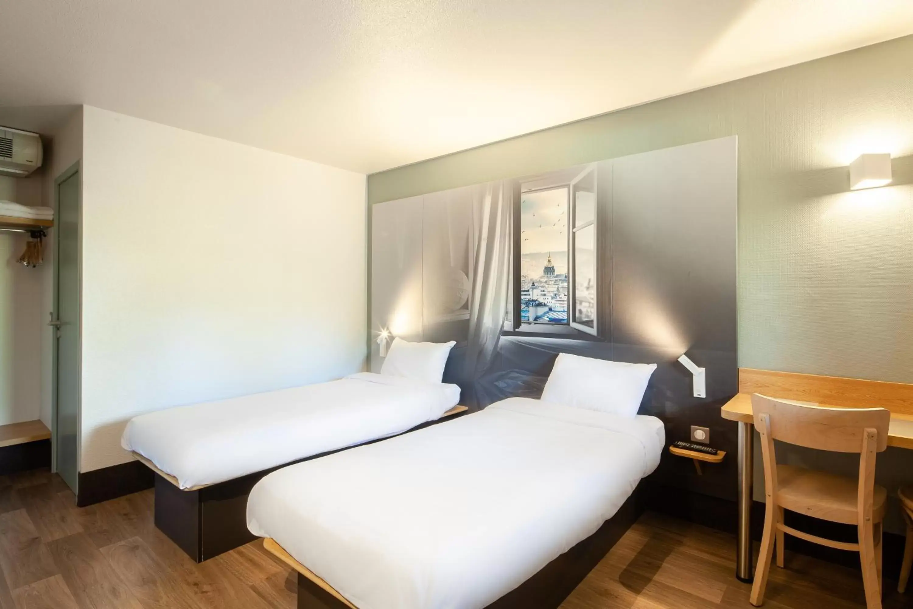 Bedroom, Bed in B&B HOTEL Pontault Combault