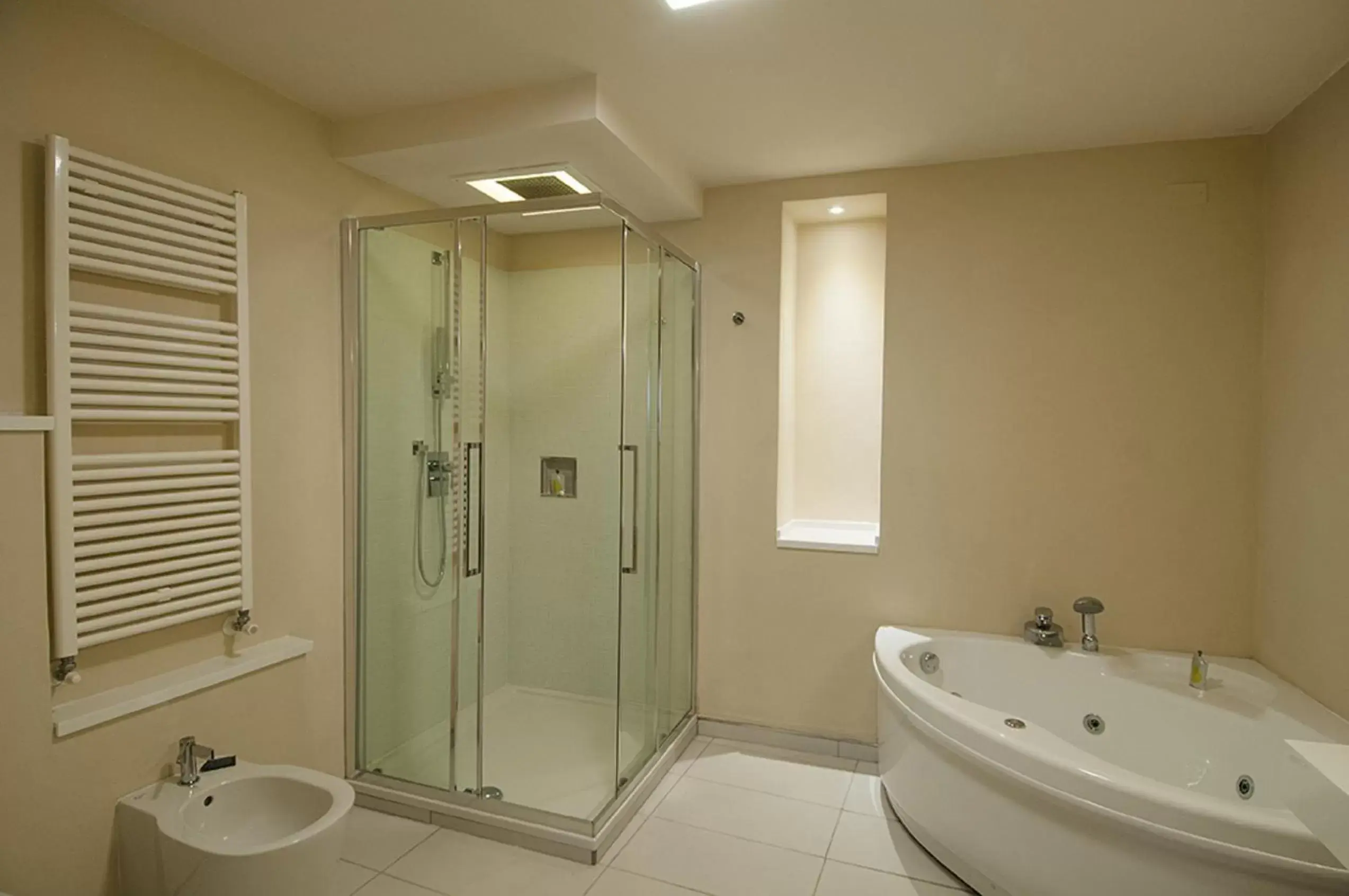 Bathroom in Hotel Alla Corte degli Angeli