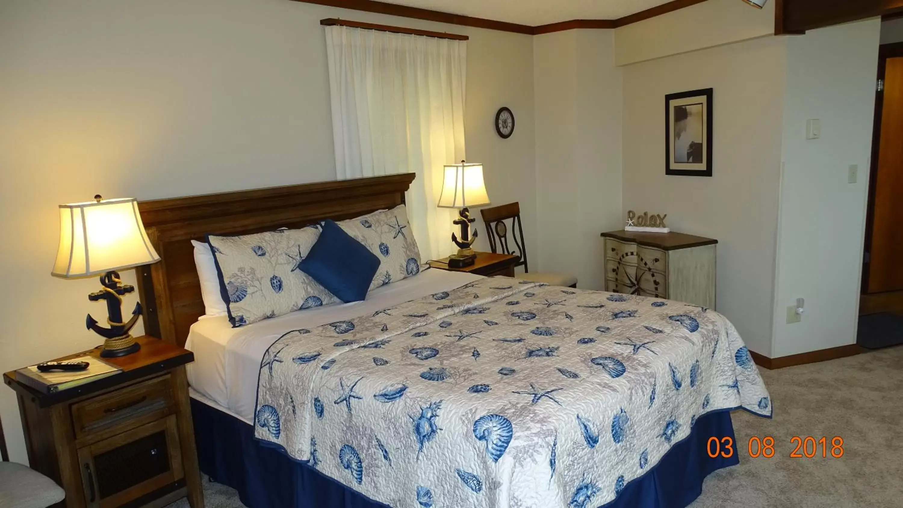 Bed in Little Creek Cove Beach Resort