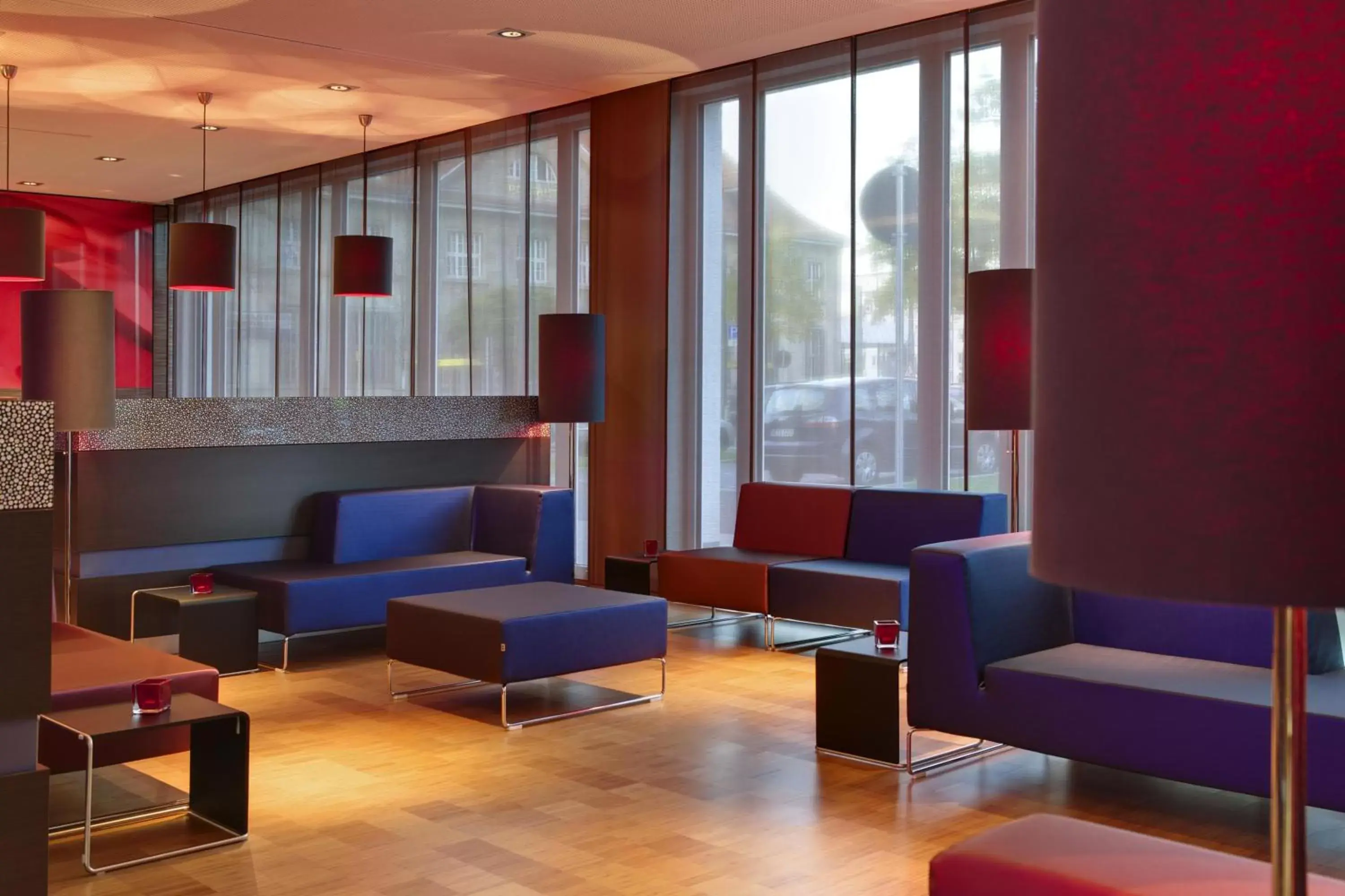 Lounge or bar in IntercityHotel Darmstadt