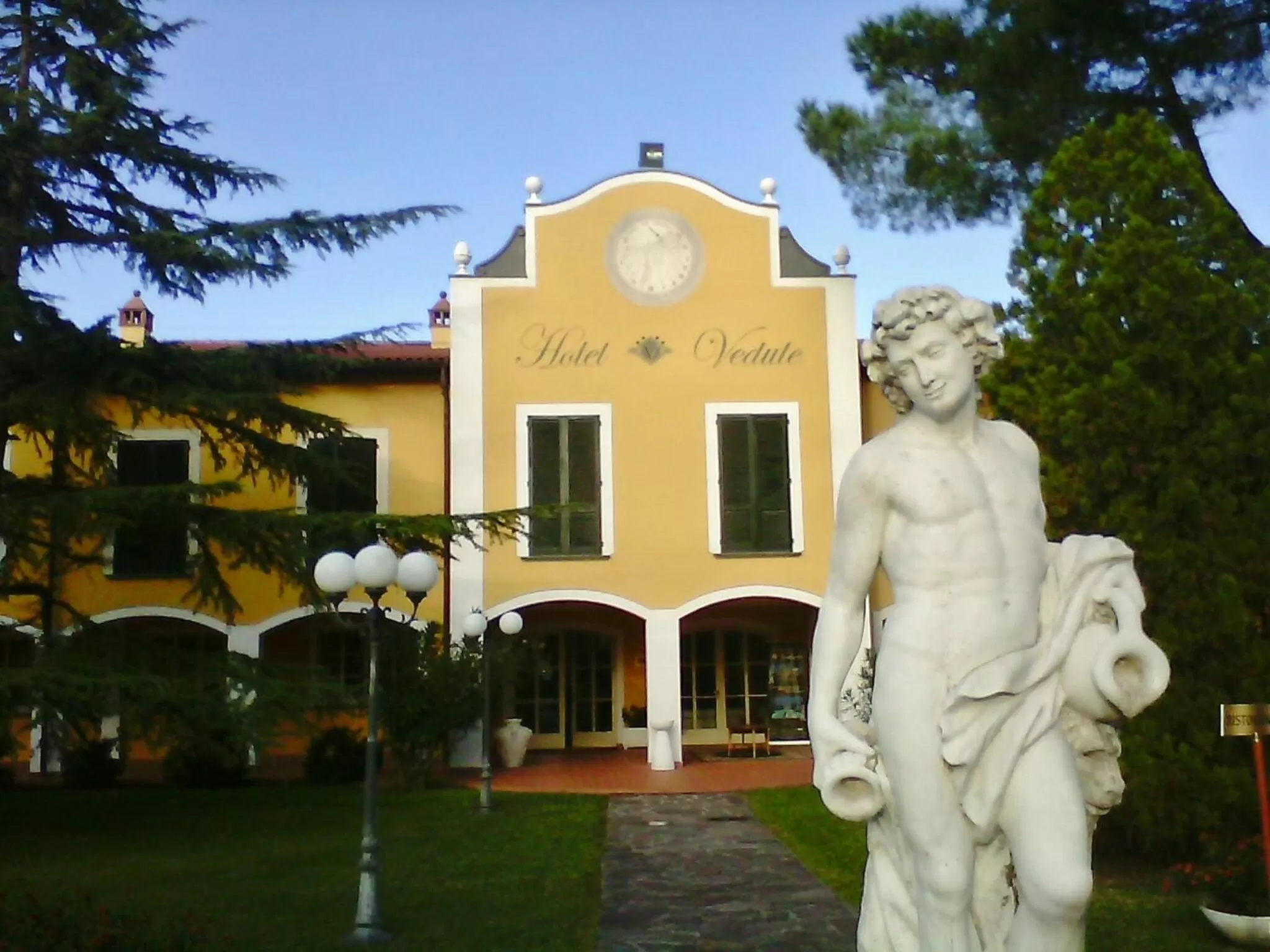 Facade/entrance, Property Building in Hotel Vedute