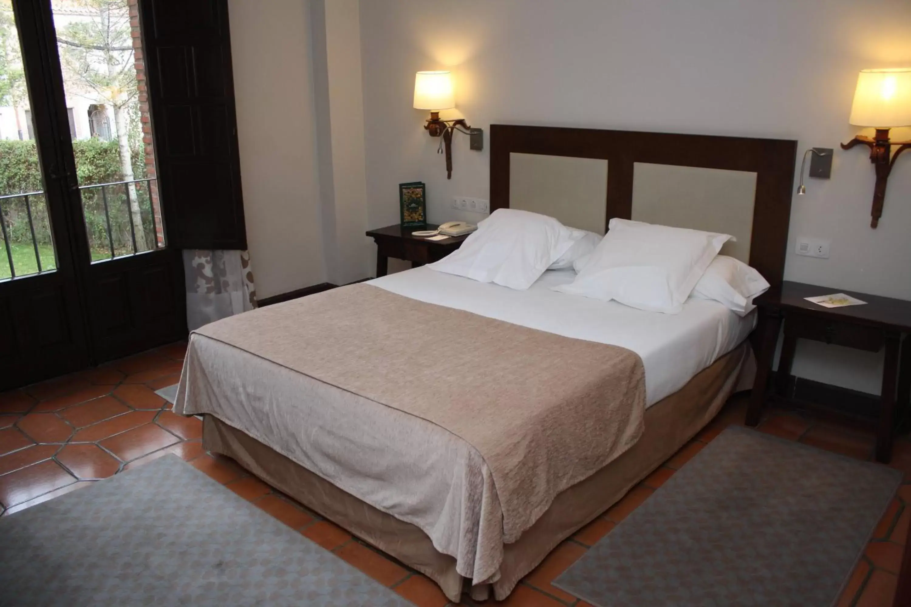 Bed in Parador de Ávila Bed in Parador de Ávila