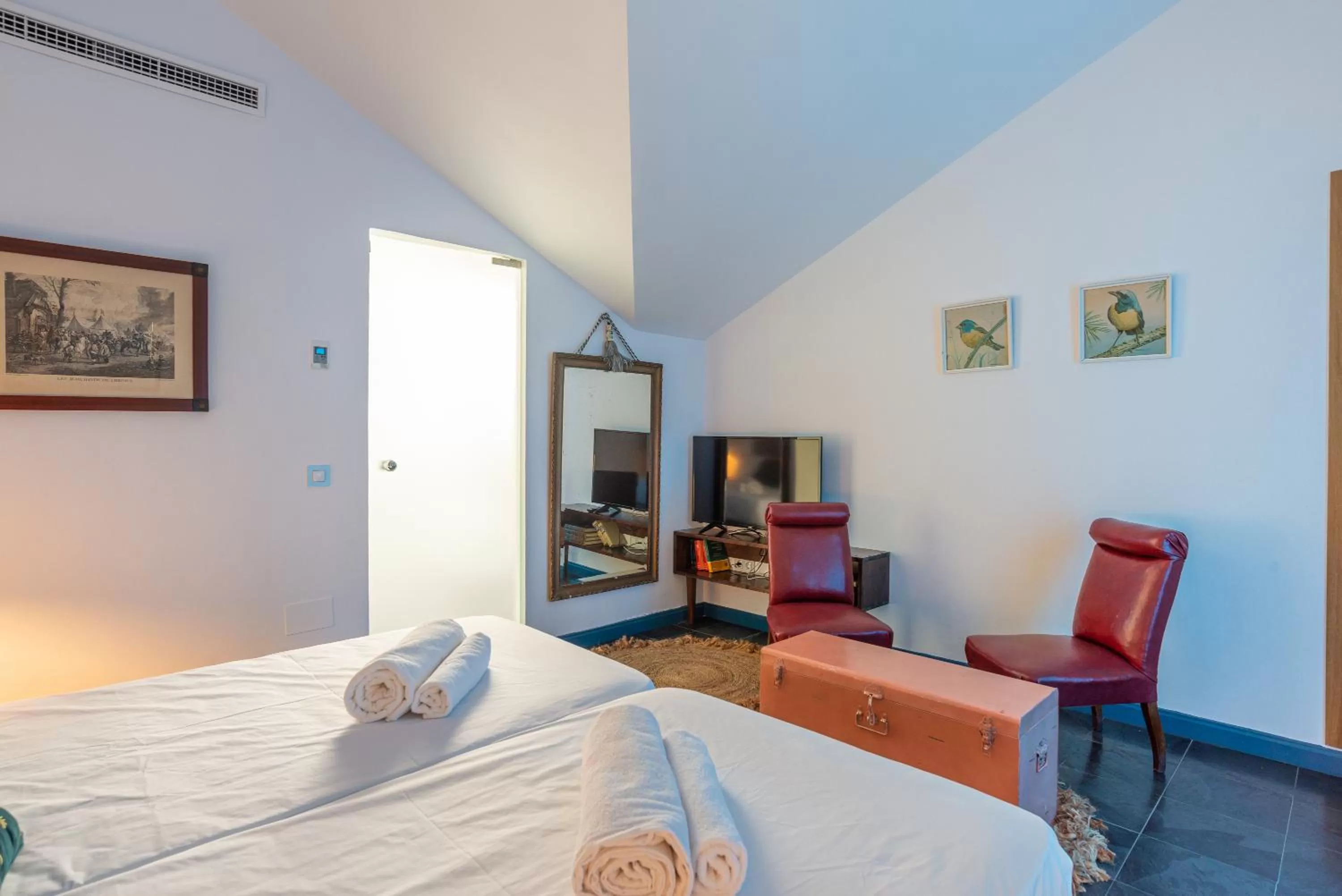 Photo of the whole room, Bed in Hotel Albaicín