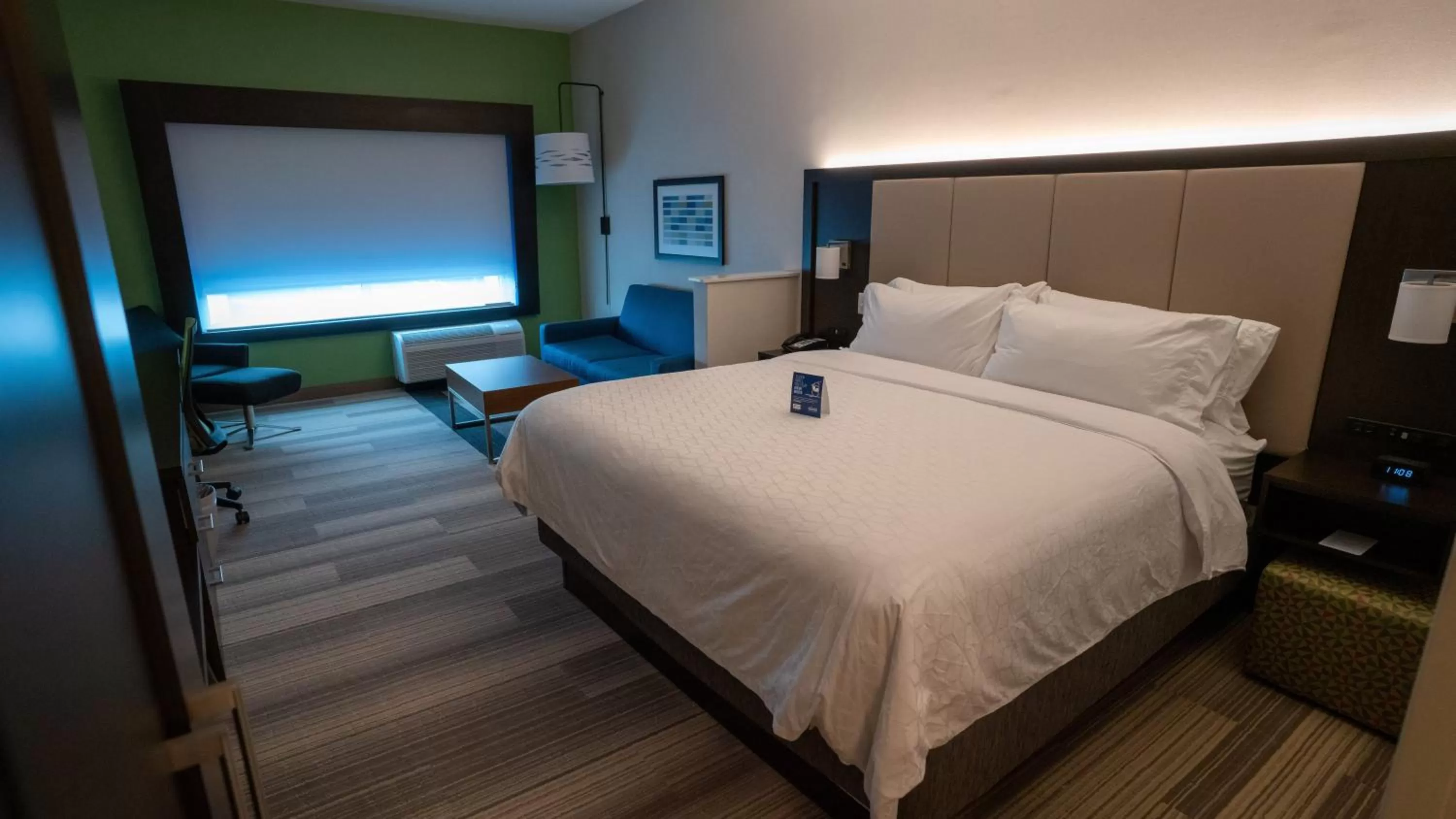 Photo of the whole room, Bed in Holiday Inn Express & Suites Richburg by IHG