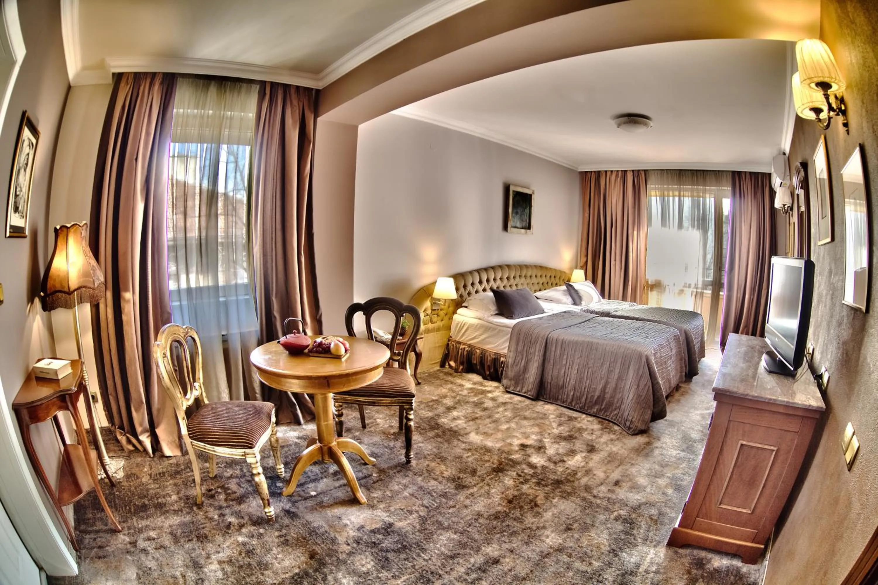 Photo of the whole room, Bed in Meg-Lozenetz Hotel