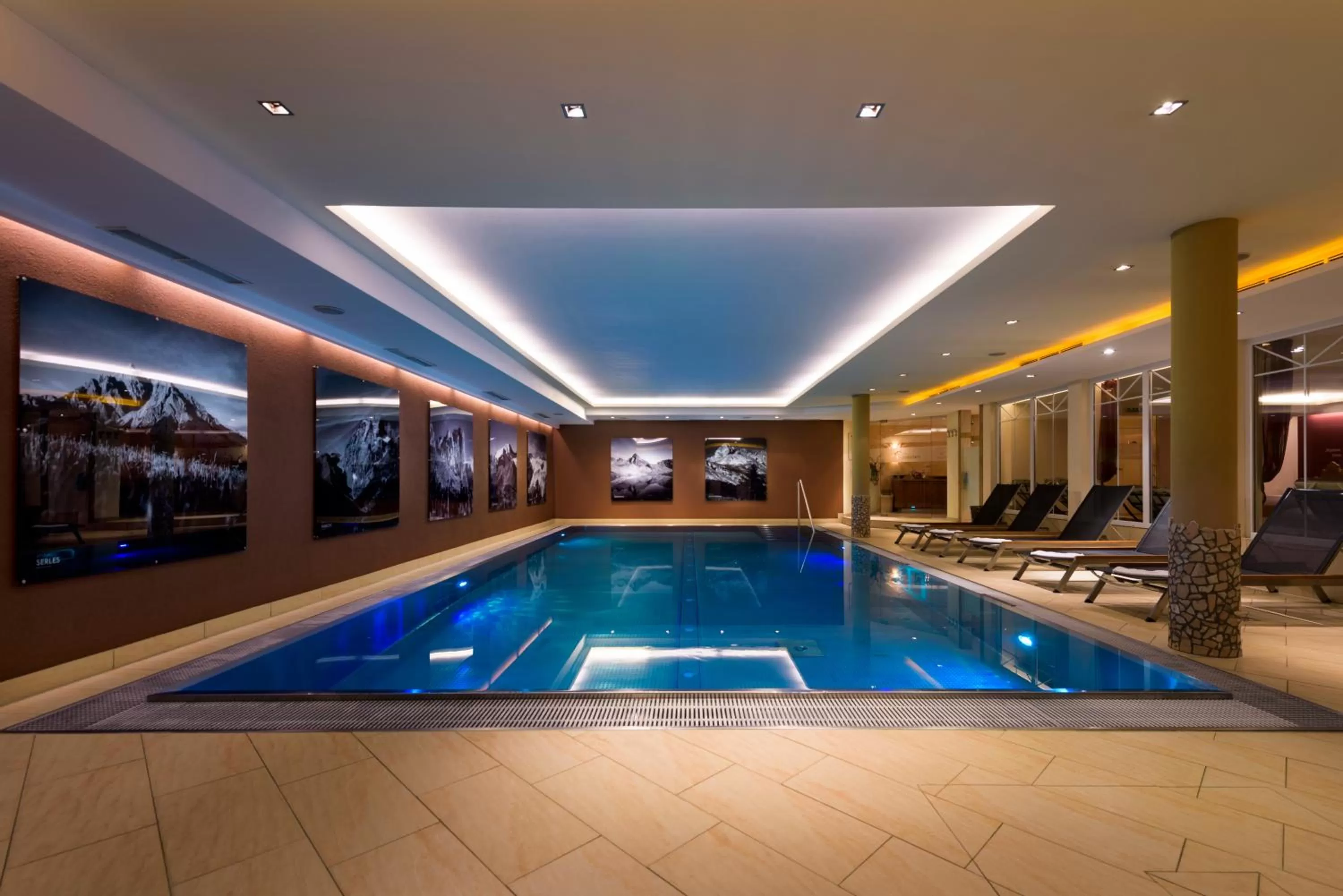 Swimming pool in Hotel Stubaierhof