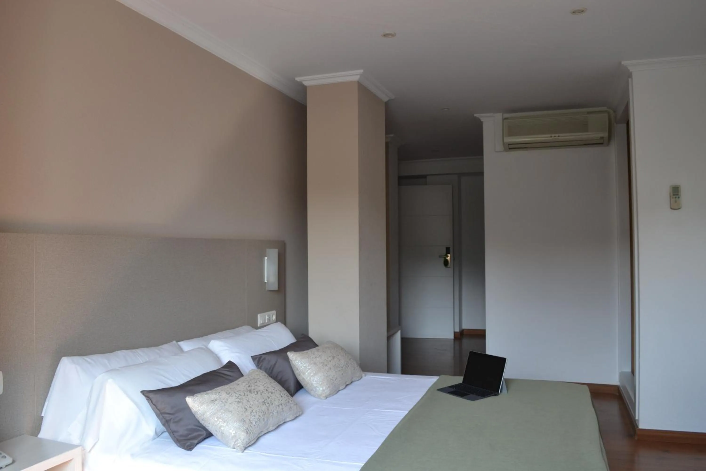 Bedroom, Bed in Duerming Villa De Sarria Hotel