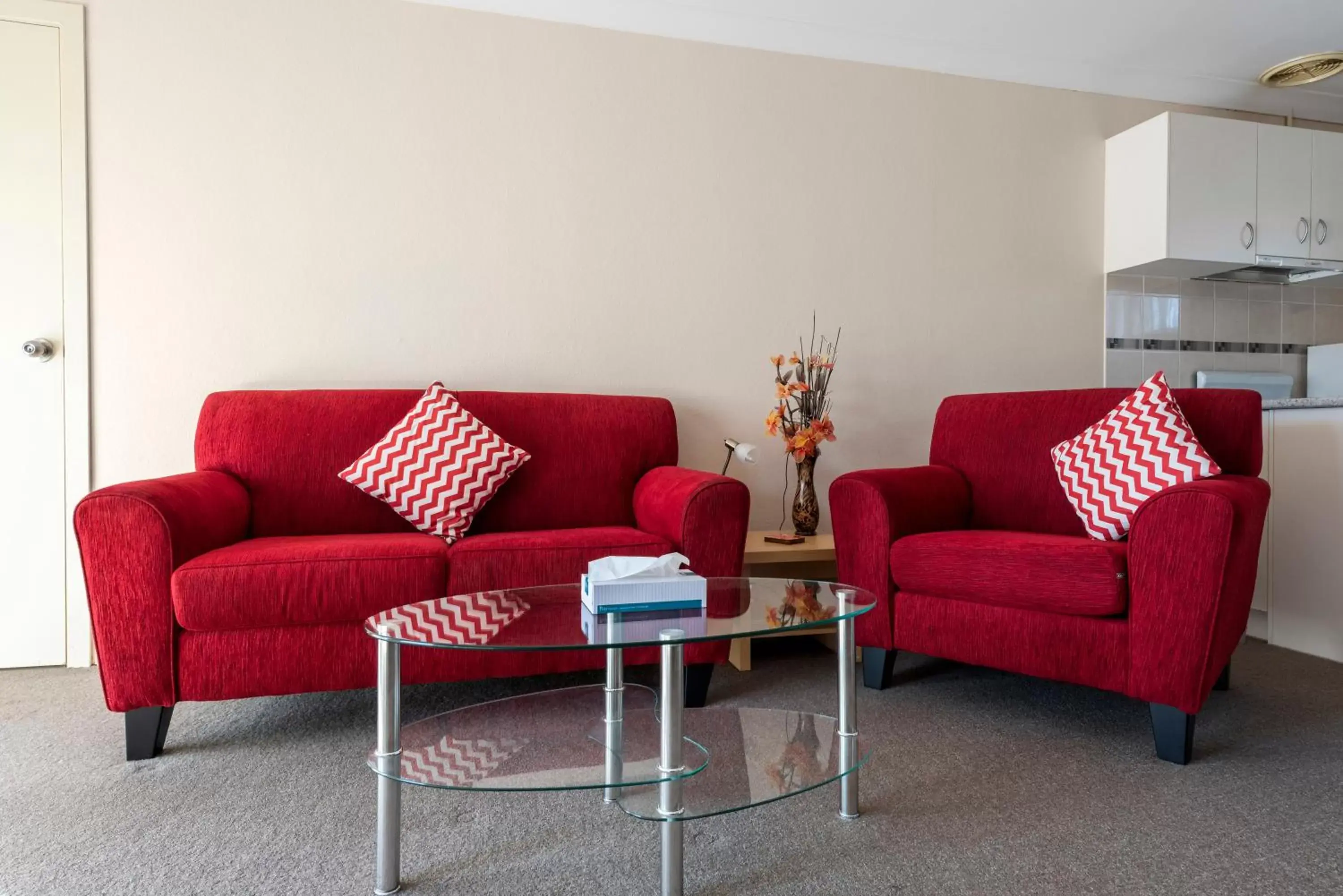 Living room, Seating Area in Bomaderry Motor Inn