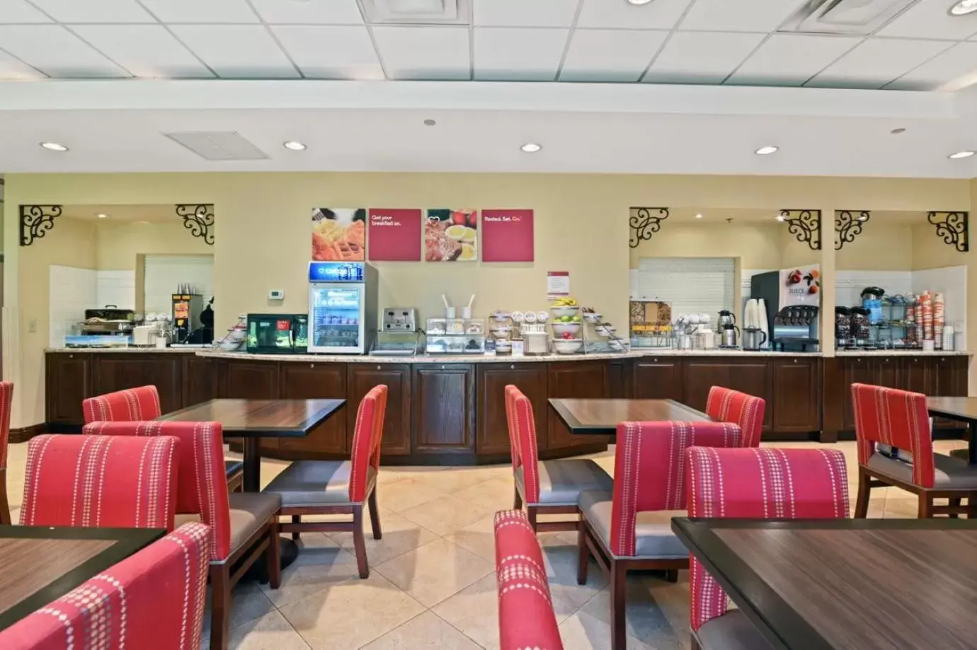 Breakfast, Restaurant/Places to Eat in Comfort Suites Miami