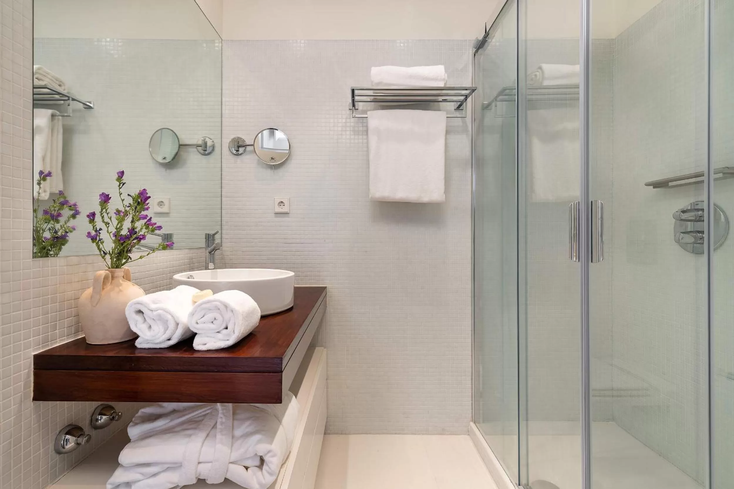 Toilet in Octant Evora