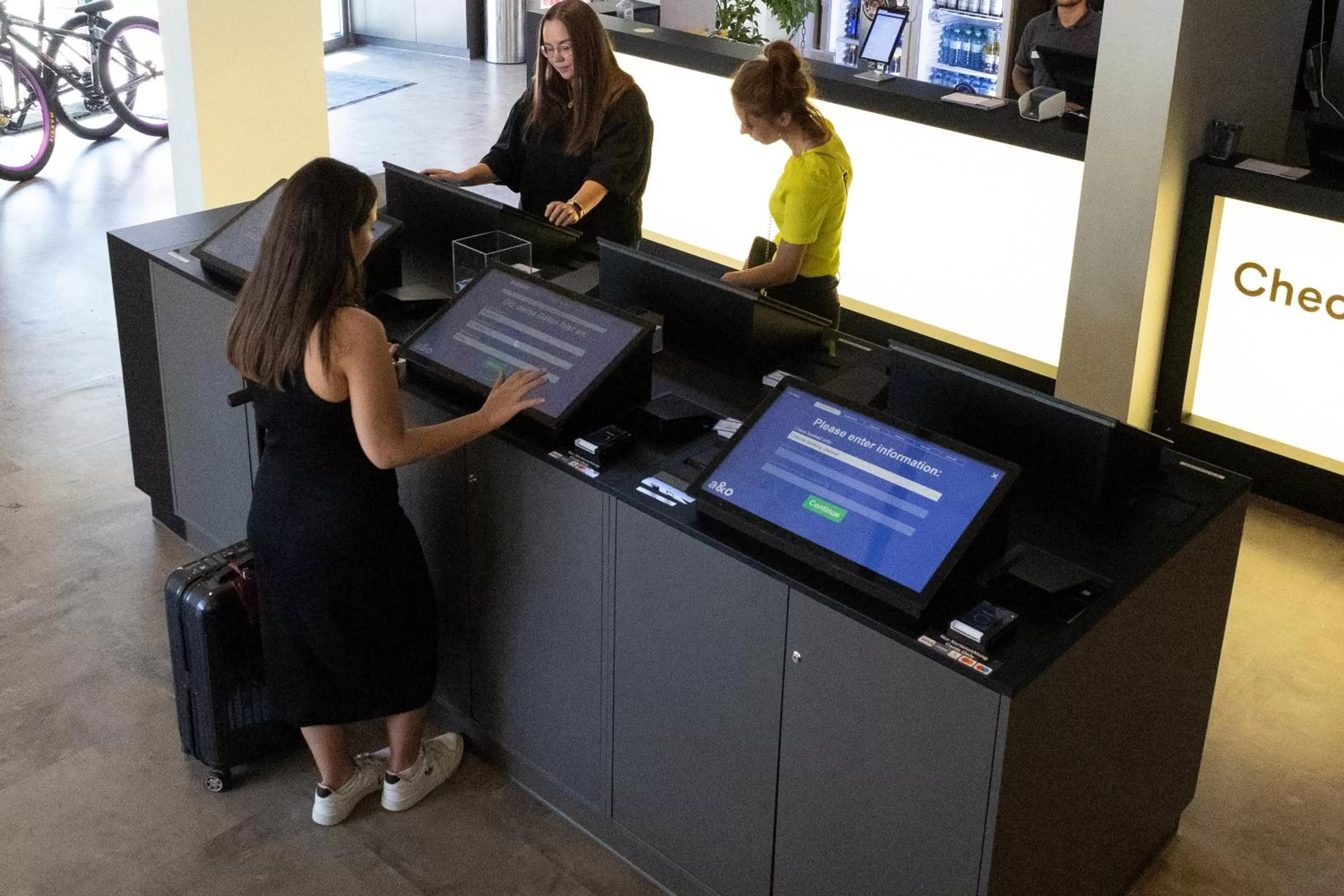 Lobby or reception in a&o München Hackerbrücke