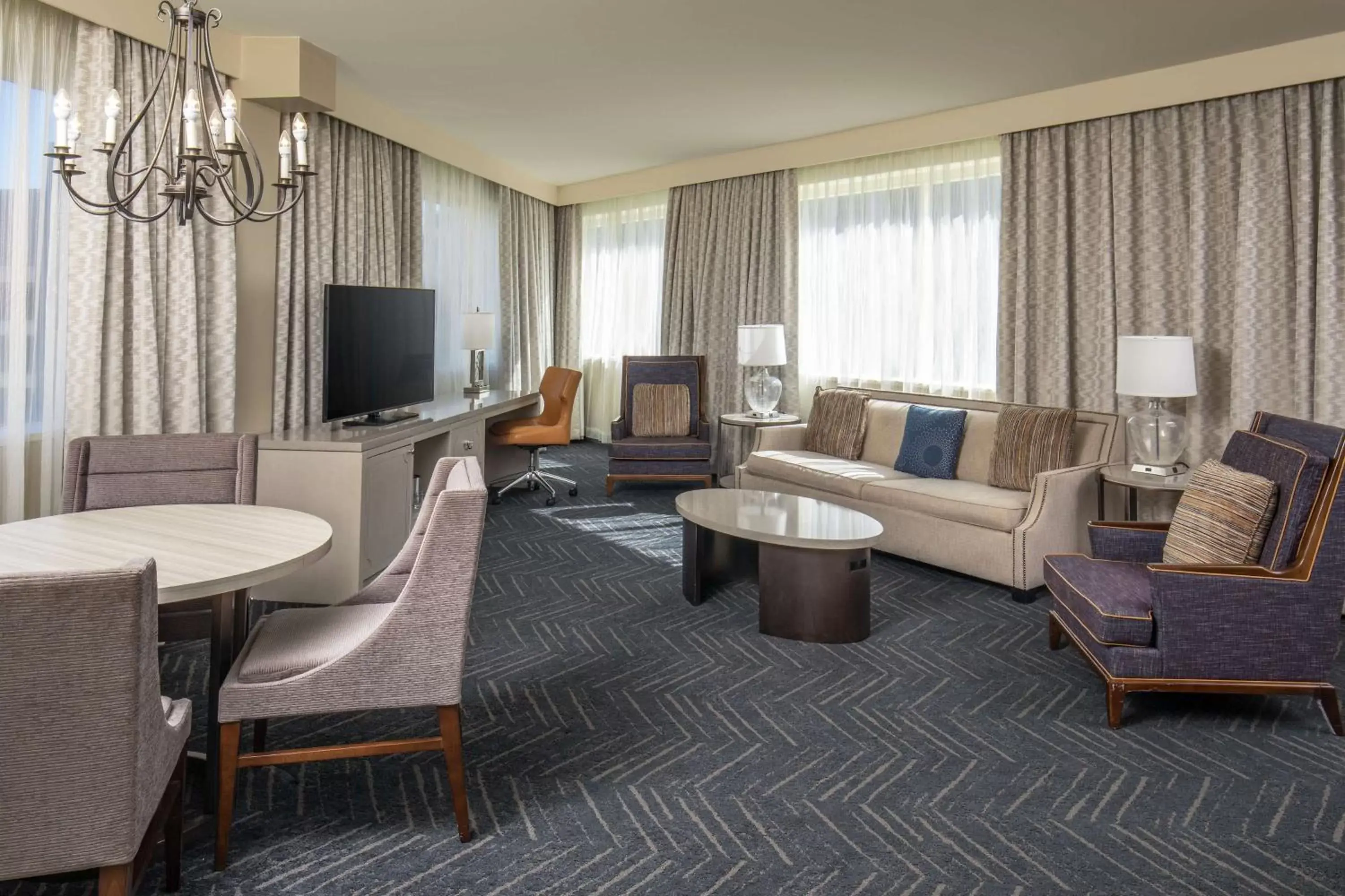 Living room, Seating Area in DoubleTree by Hilton Hotel Nashville Downtown