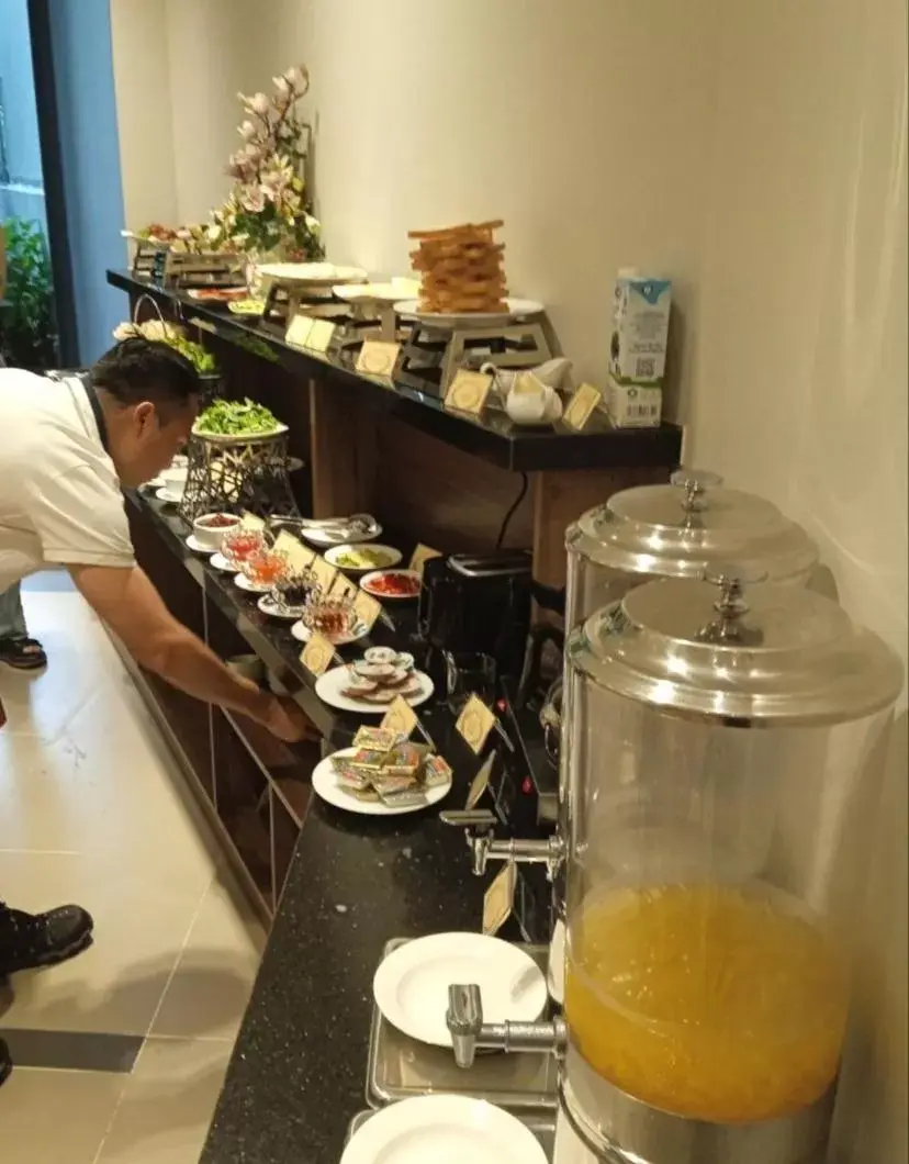 Breakfast, Food in Thanh Long Hotel - Bach Dang